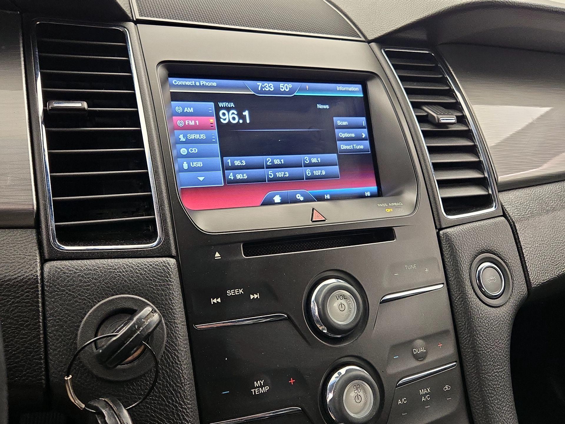 Thumbnail: 2014 Ford Taurus - 15