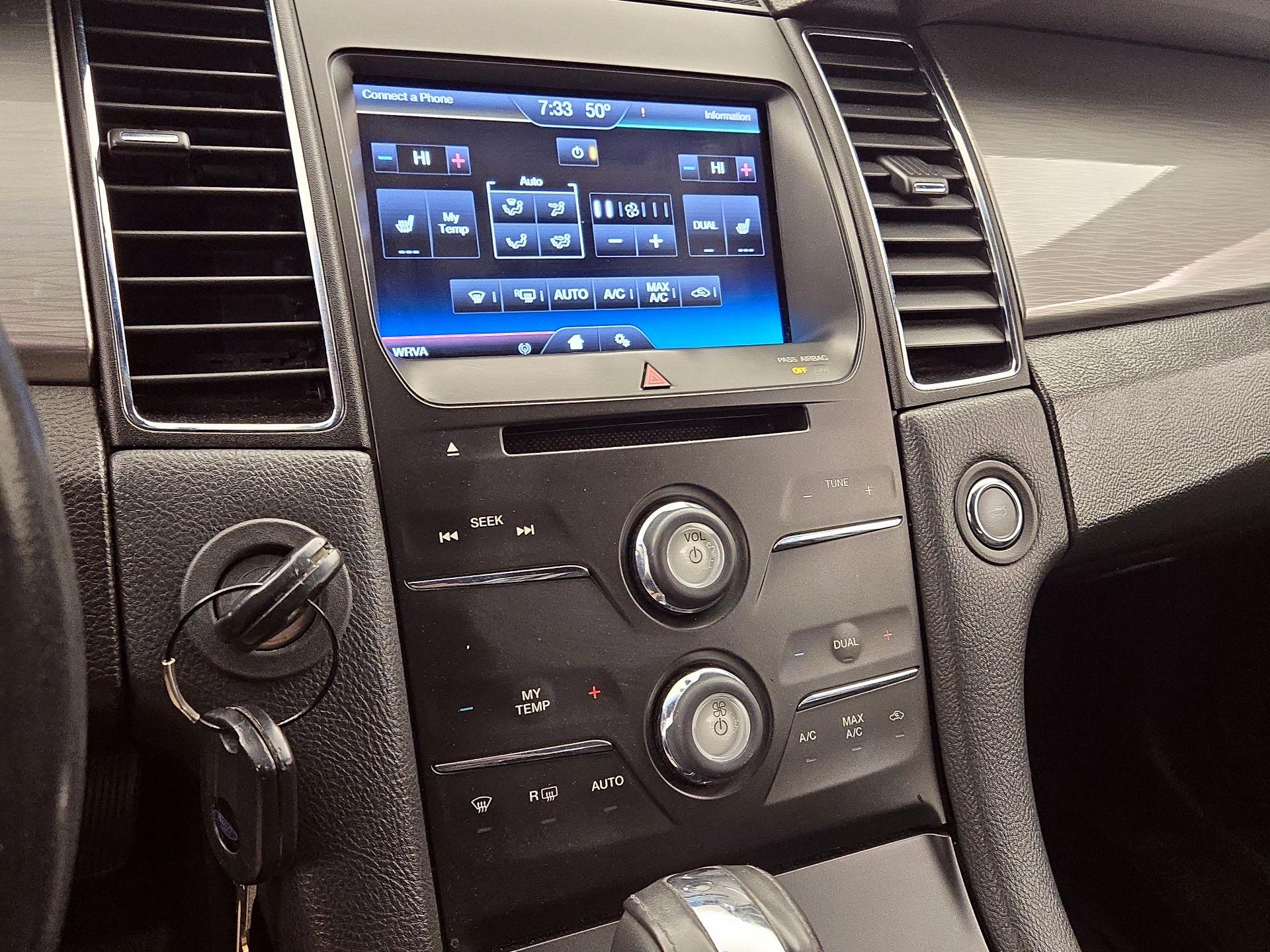 Thumbnail: 2014 Ford Taurus - 16