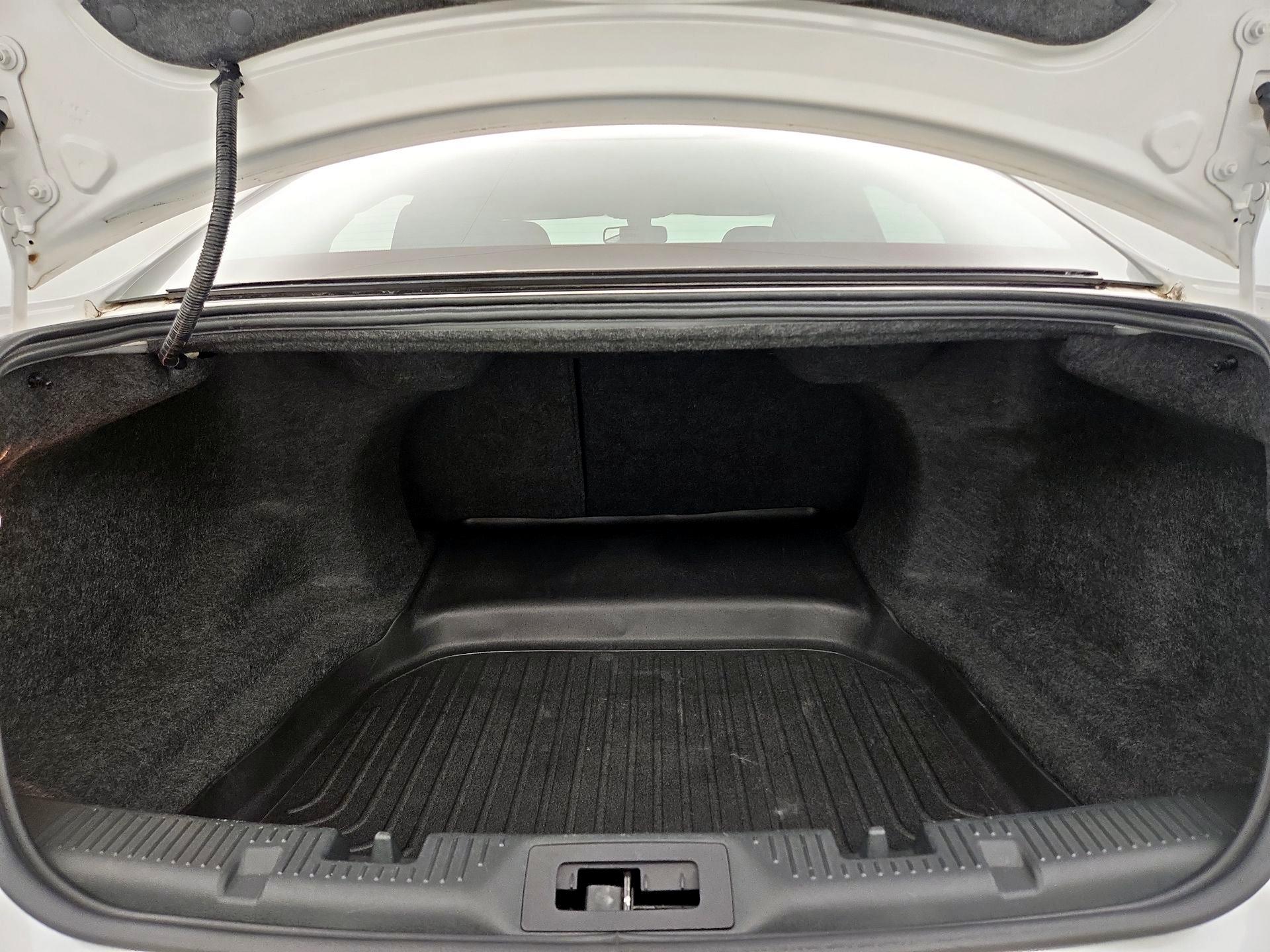 Thumbnail: 2014 Ford Taurus - 20