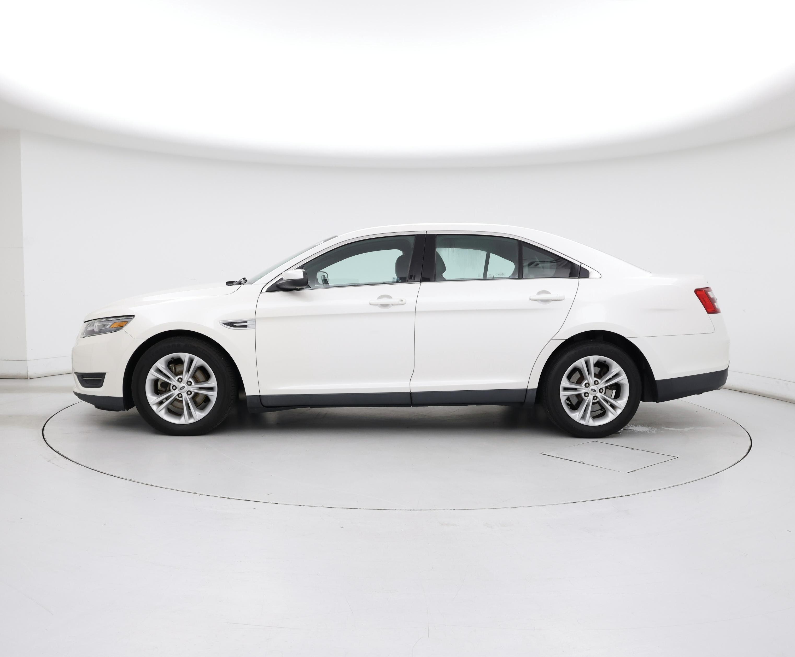 Thumbnail: 2014 Ford Taurus - 3