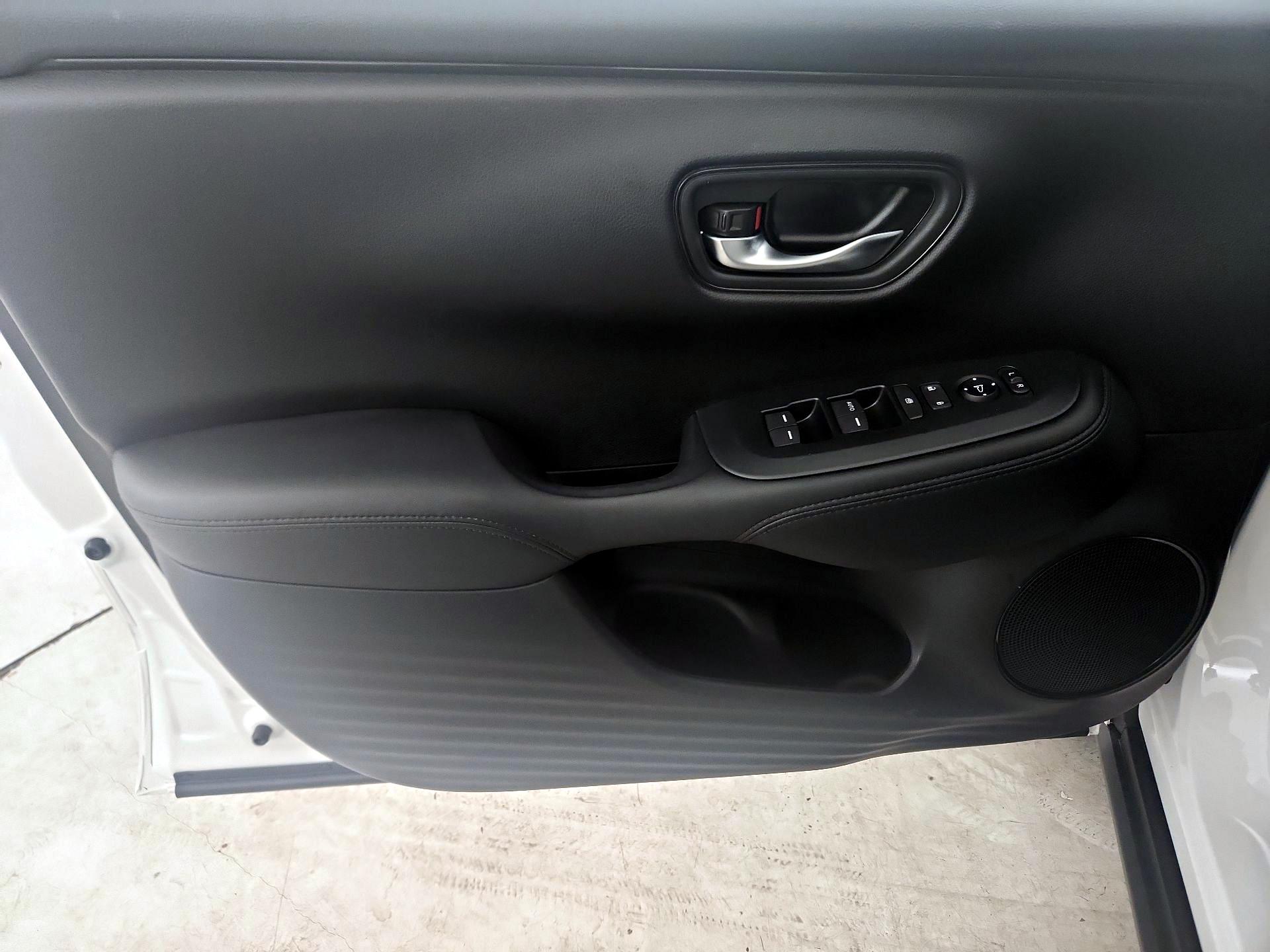 Thumbnail: 2025 Honda HR-V - 12