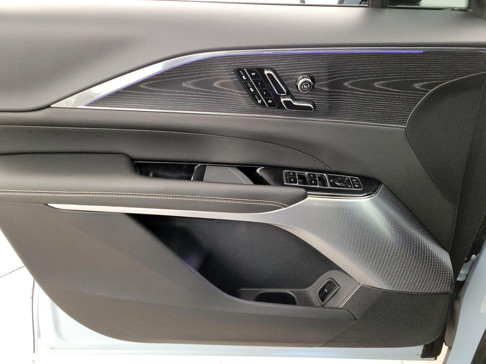 Thumbnail: 2024 Cadillac Lyriq - 12