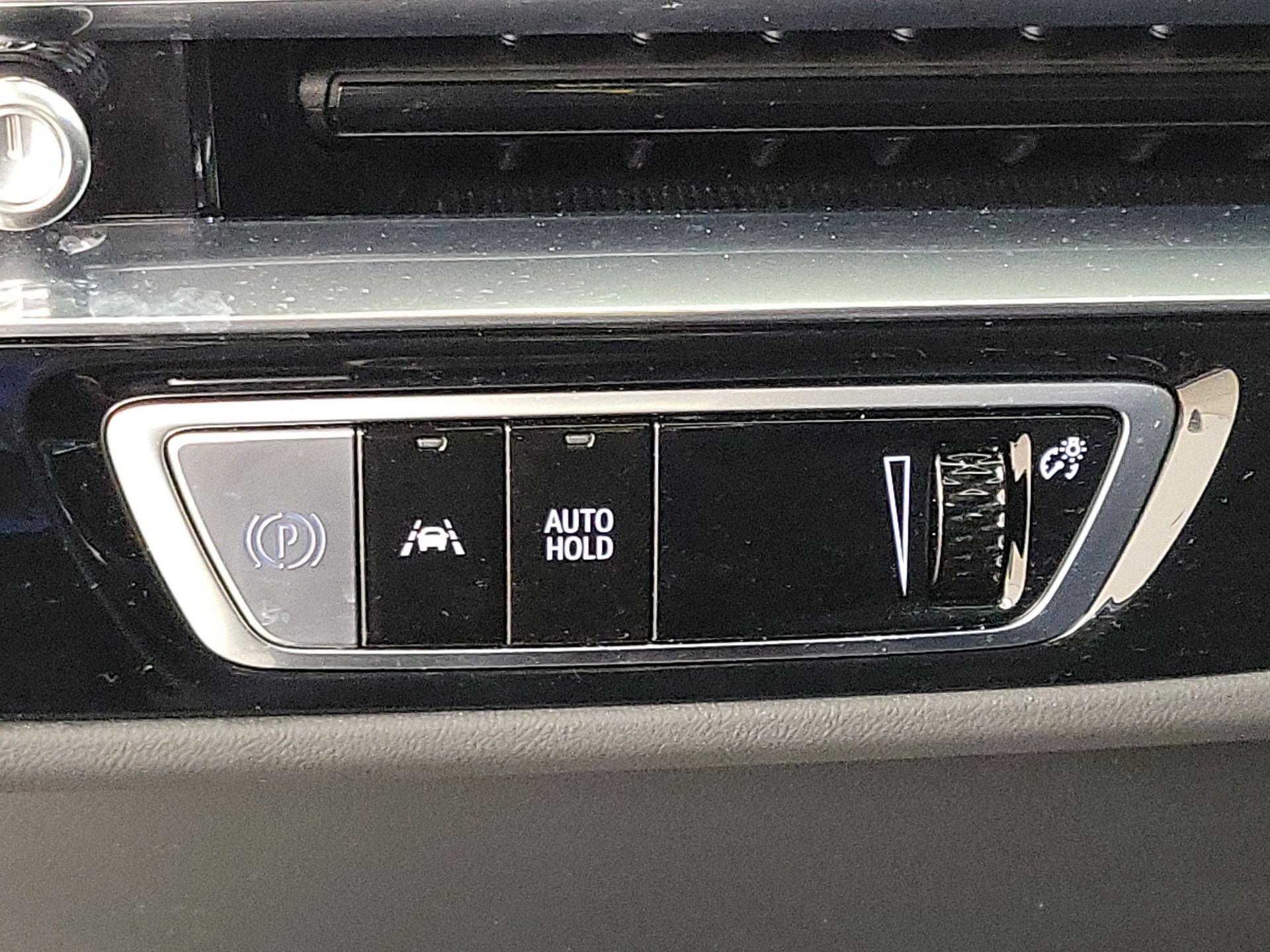 Thumbnail: 2024 Cadillac Lyriq - 13