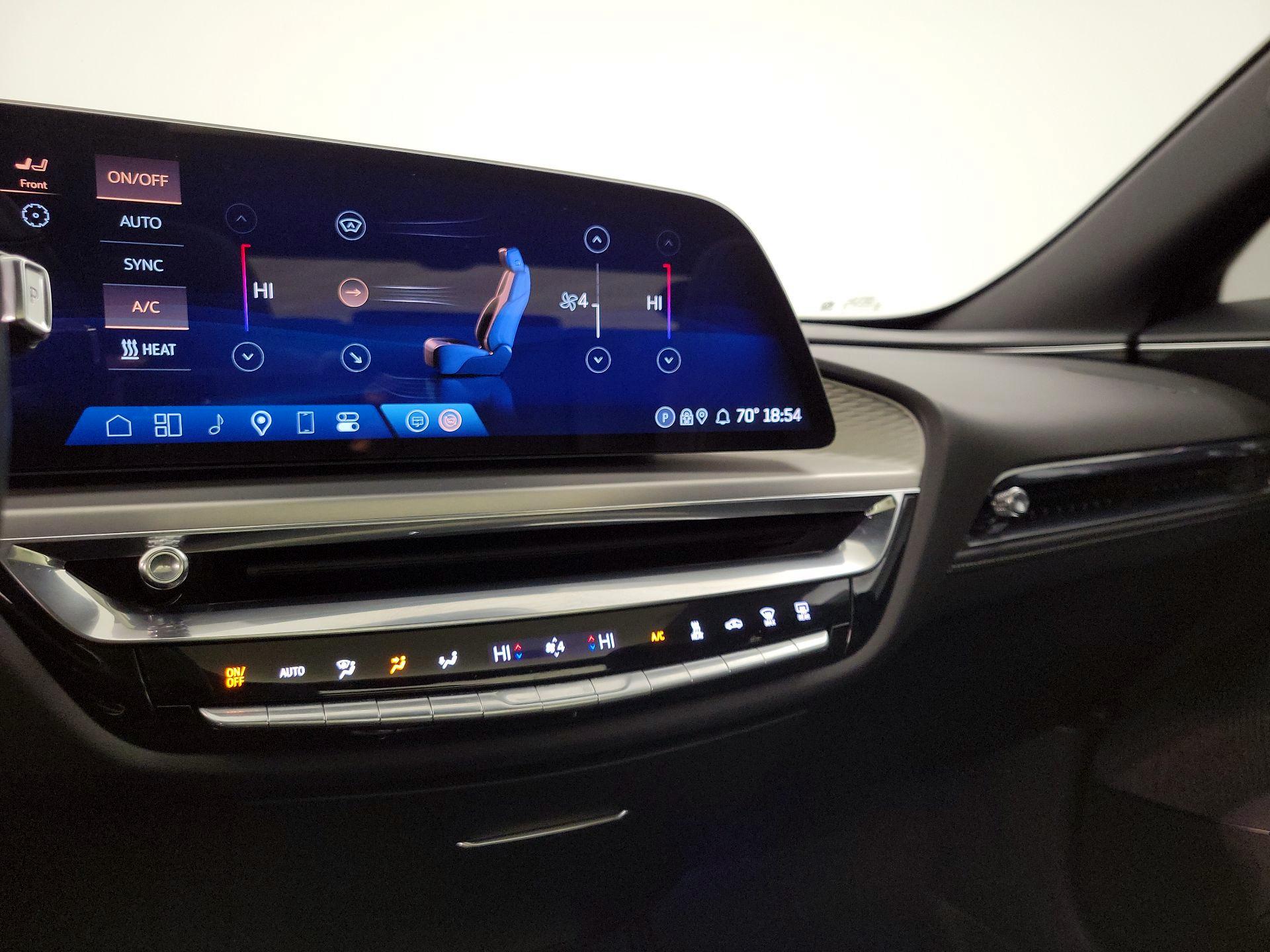 Thumbnail: 2024 Cadillac Lyriq - 16