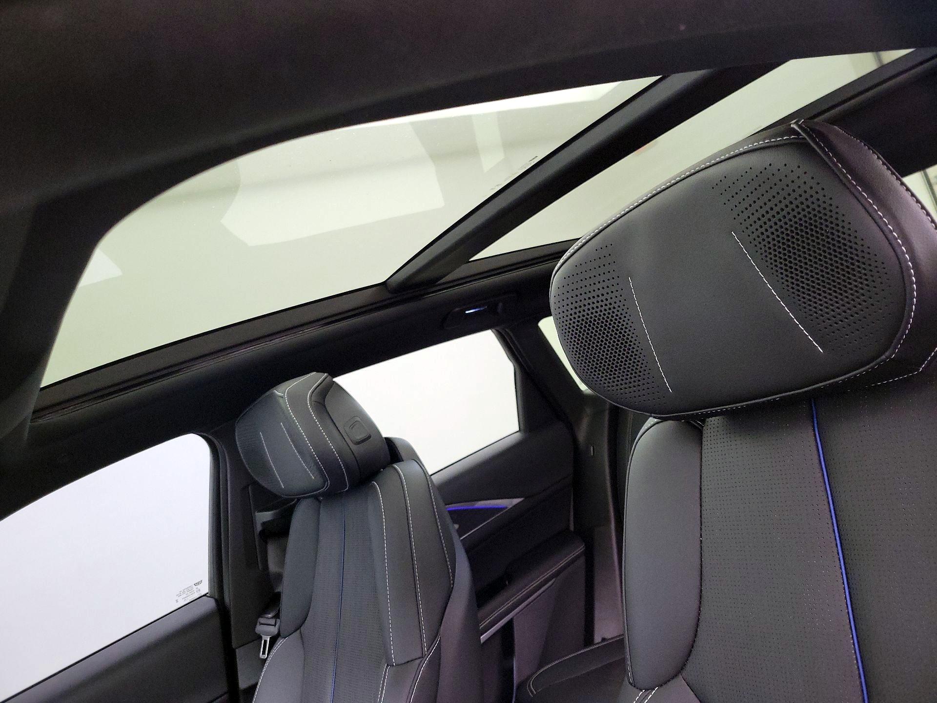 Thumbnail: 2024 Cadillac Lyriq - 19