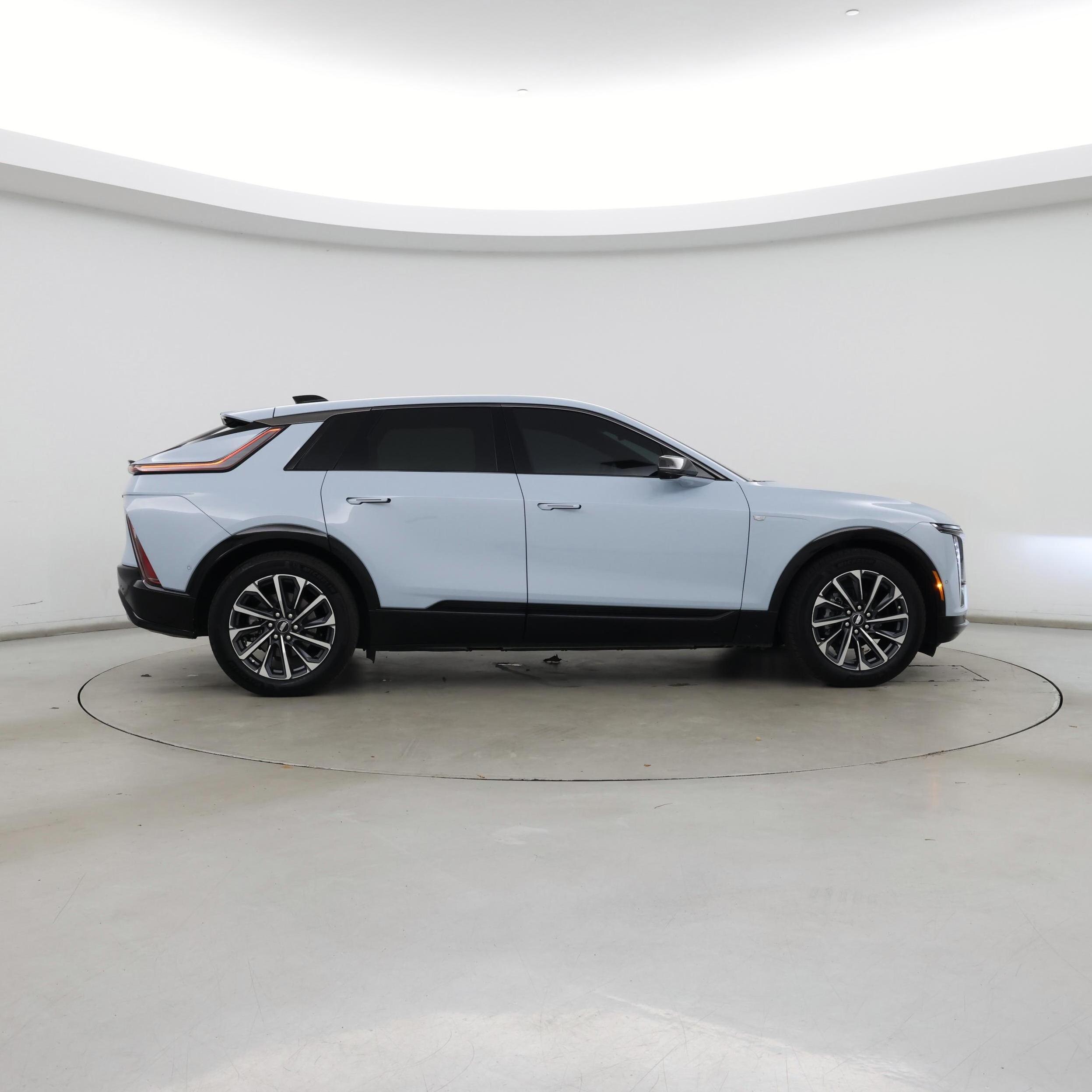 Thumbnail: 2024 Cadillac Lyriq - 7