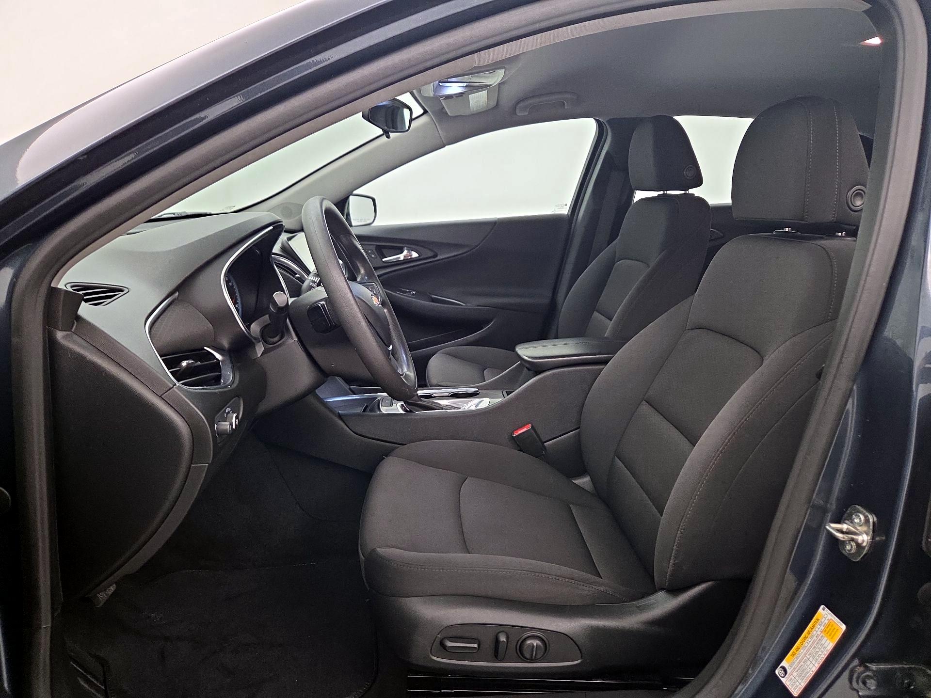 Thumbnail: 2020 Chevrolet Malibu - 11