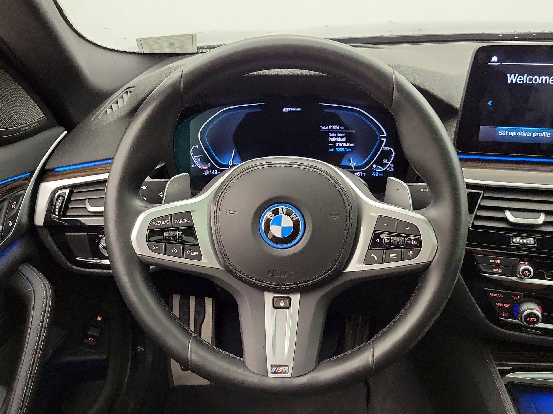 Thumbnail: 2022 BMW 5 Series - 10