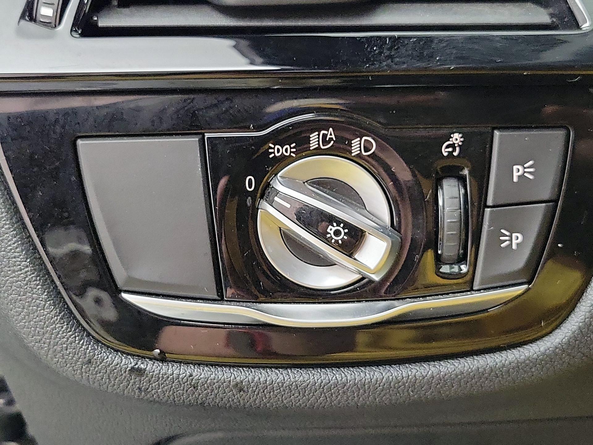 Thumbnail: 2022 BMW 5 Series - 13