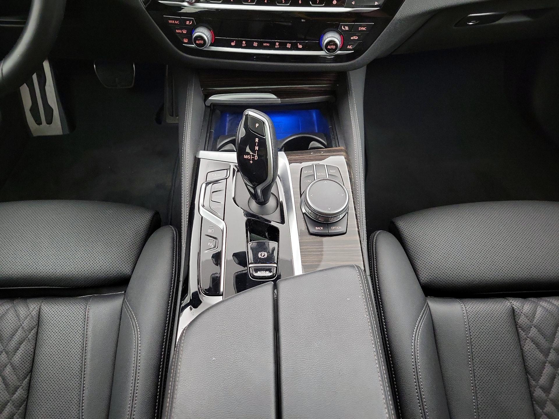 Thumbnail: 2022 BMW 5 Series - 18