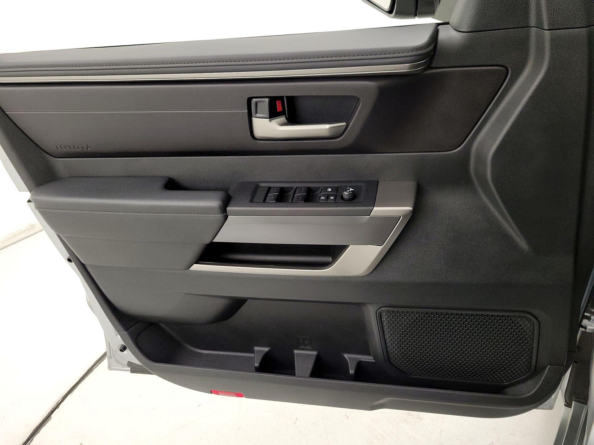 Thumbnail: 2024 Toyota Tundra - 10