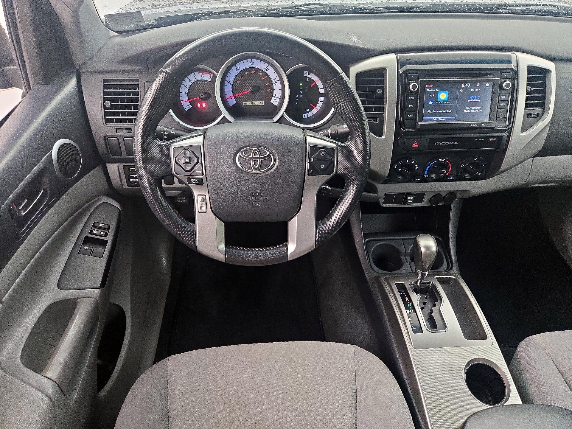 Thumbnail: 2015 Toyota Tacoma - 10