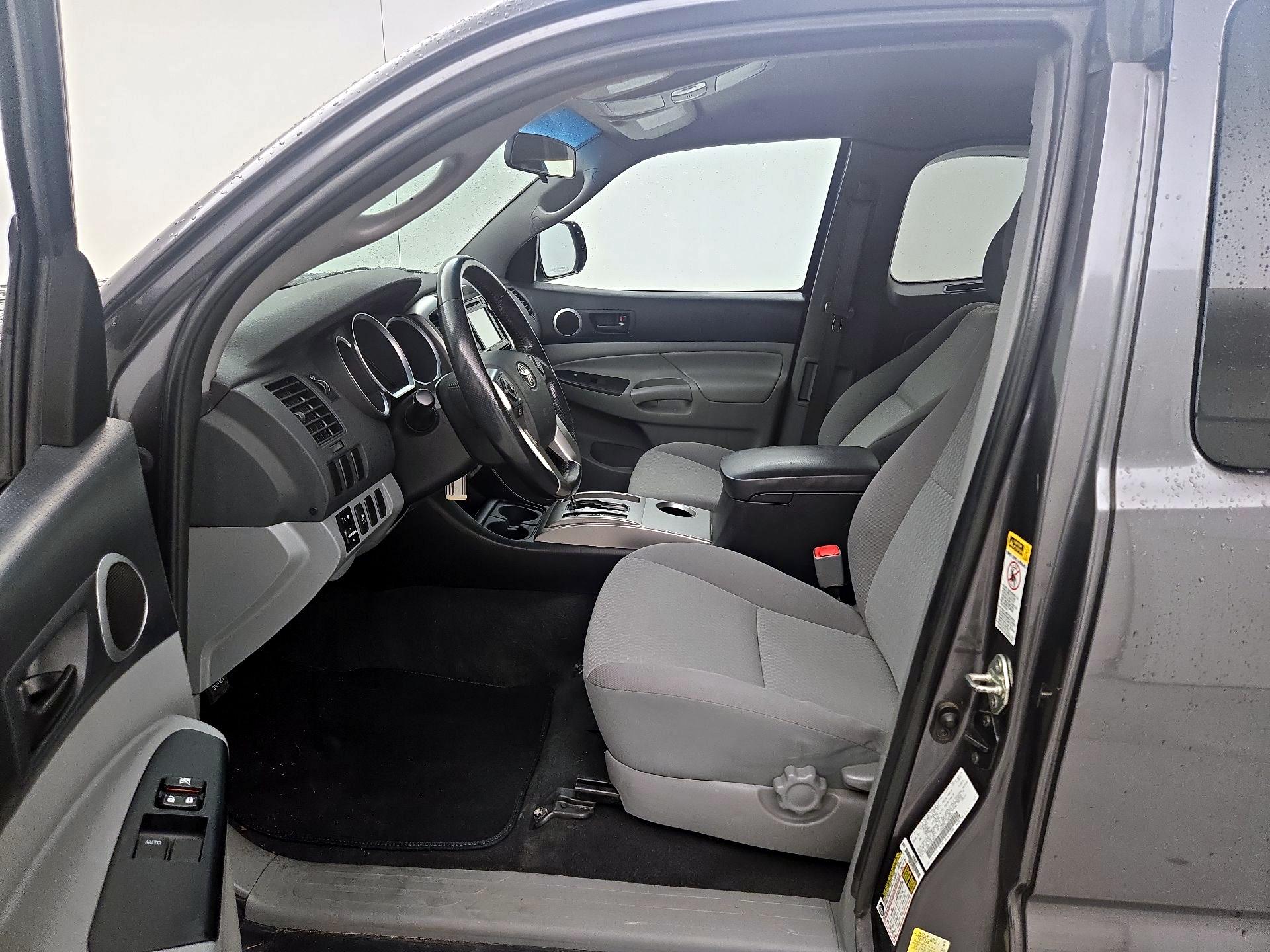 Thumbnail: 2015 Toyota Tacoma - 11