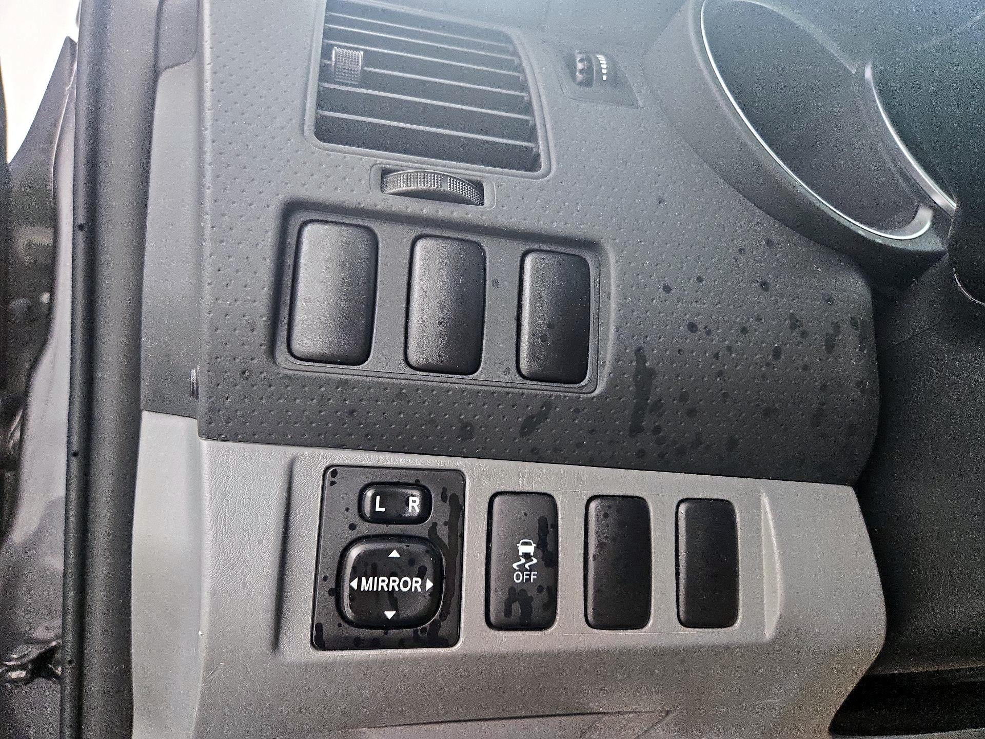 Thumbnail: 2015 Toyota Tacoma - 13