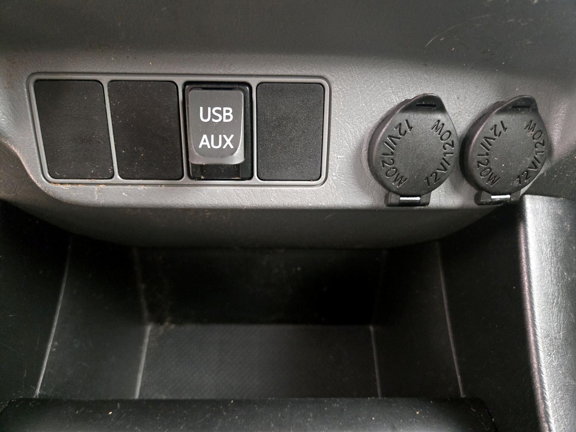 Thumbnail: 2015 Toyota Tacoma - 18