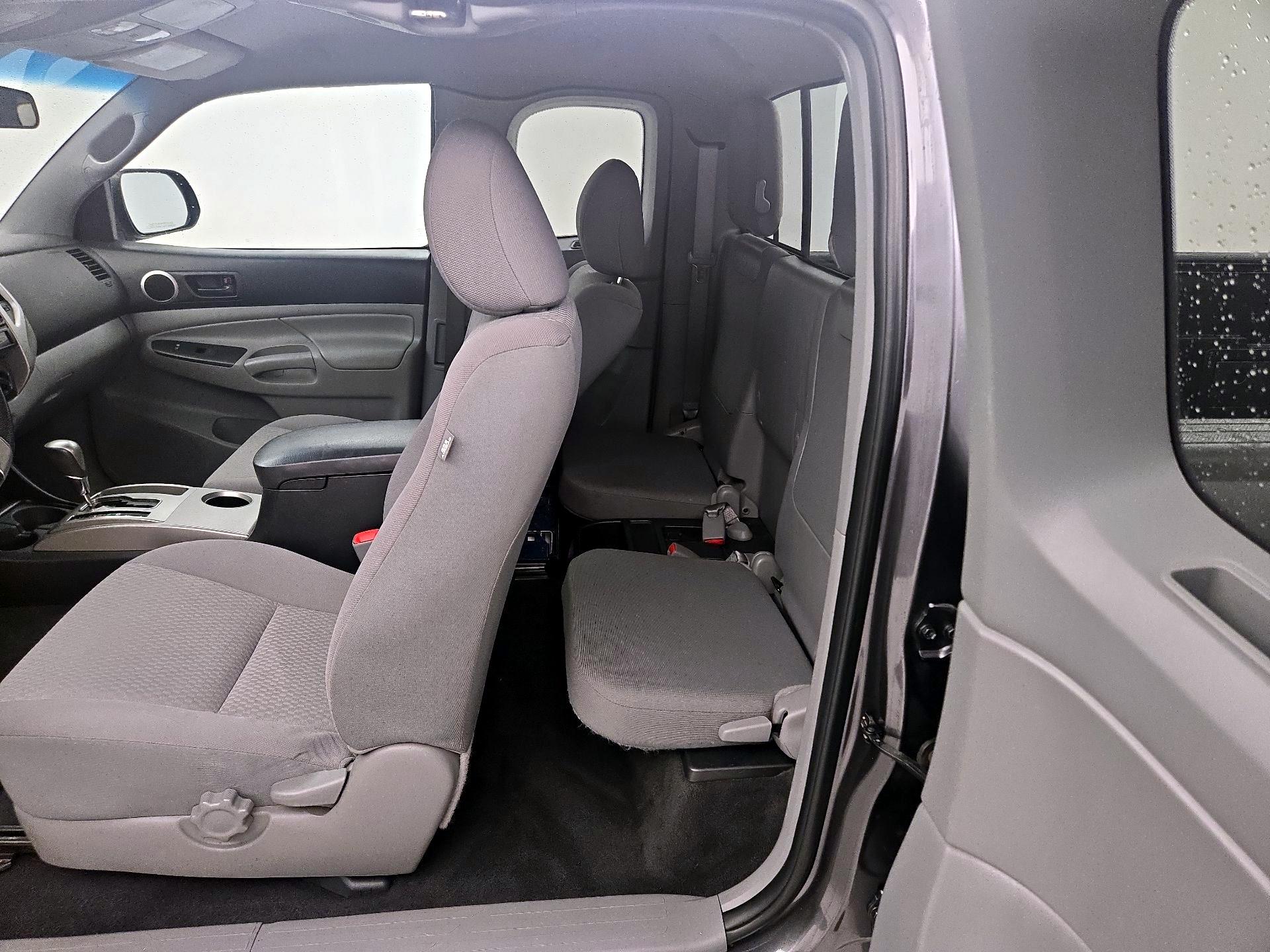 Thumbnail: 2015 Toyota Tacoma - 19