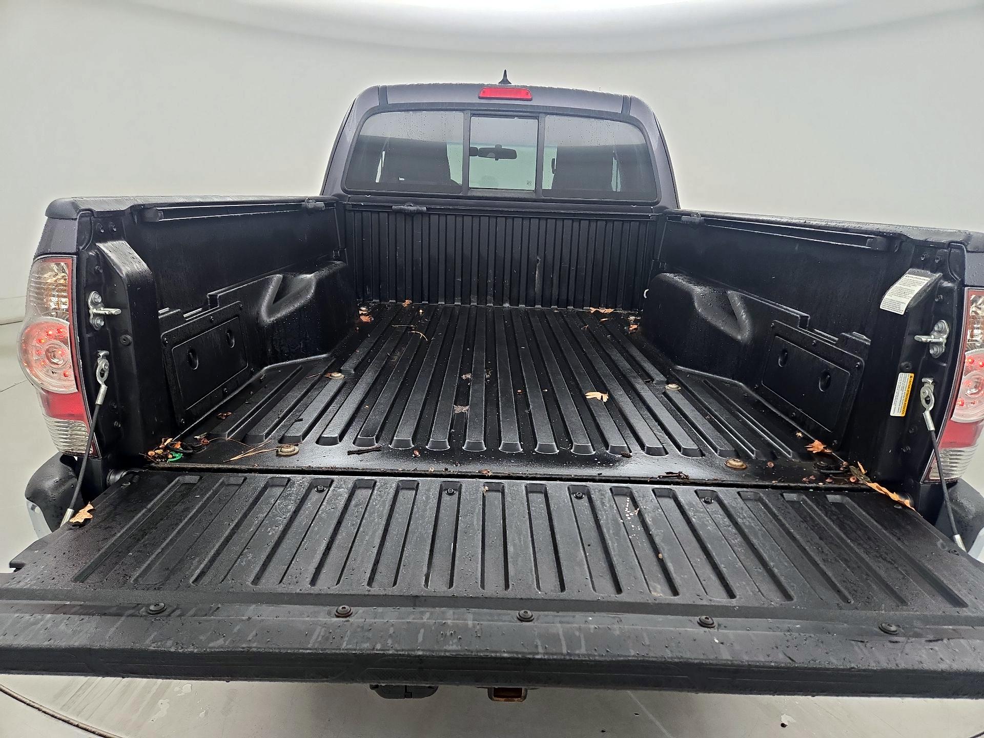 Thumbnail: 2015 Toyota Tacoma - 20