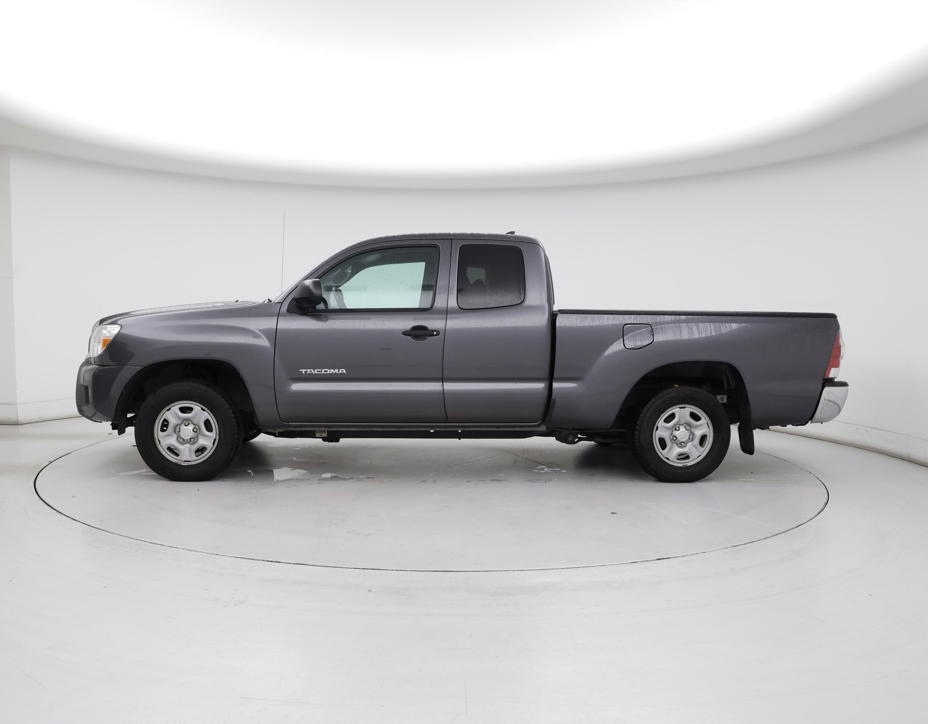 Thumbnail: 2015 Toyota Tacoma - 3