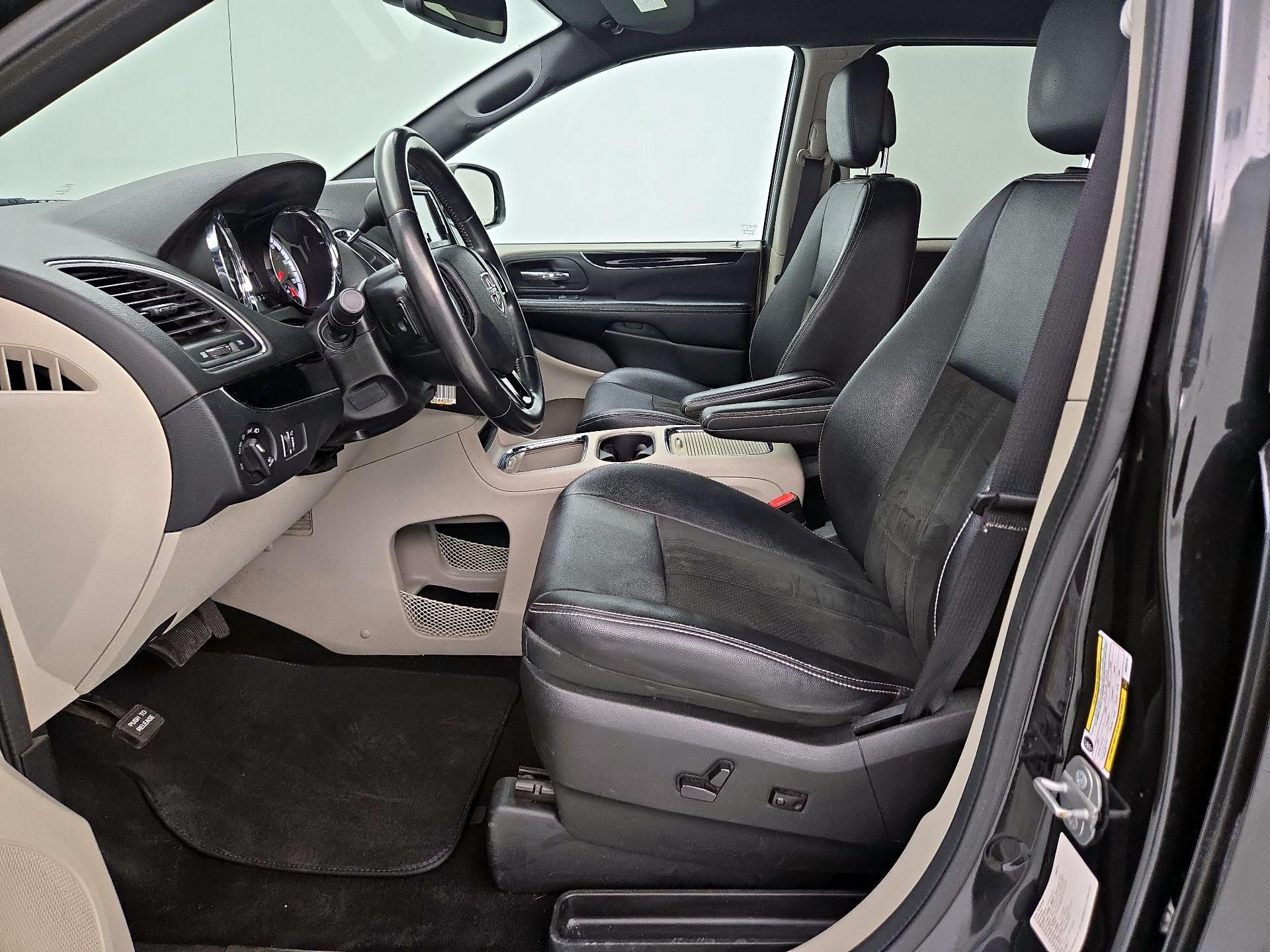 Thumbnail: 2019 Dodge Grand Caravan - 11