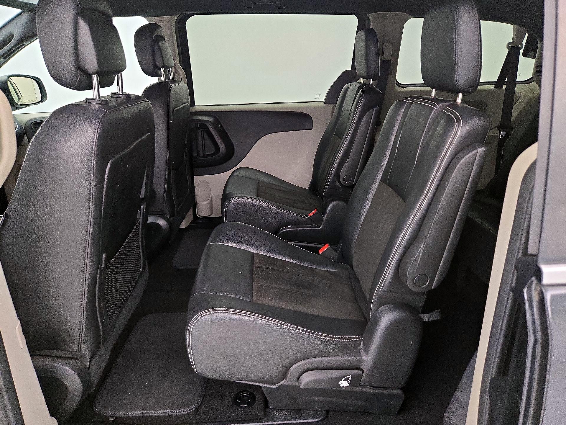 Thumbnail: 2019 Dodge Grand Caravan - 19