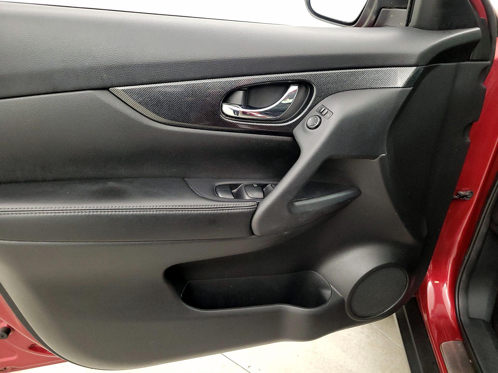 Thumbnail: 2014 Nissan Rogue - 12