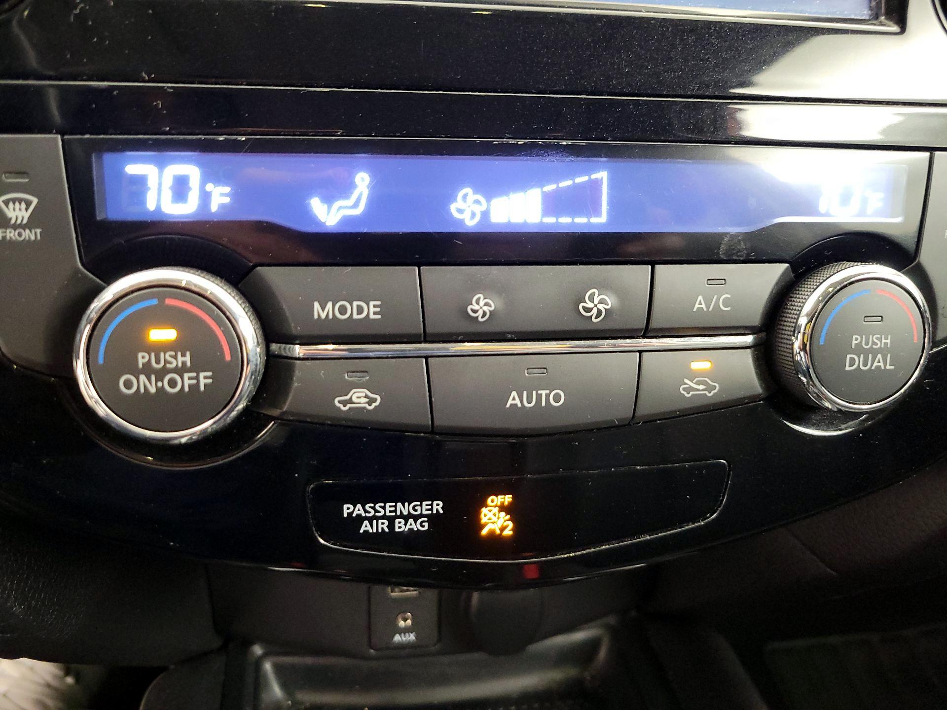 Thumbnail: 2014 Nissan Rogue - 17