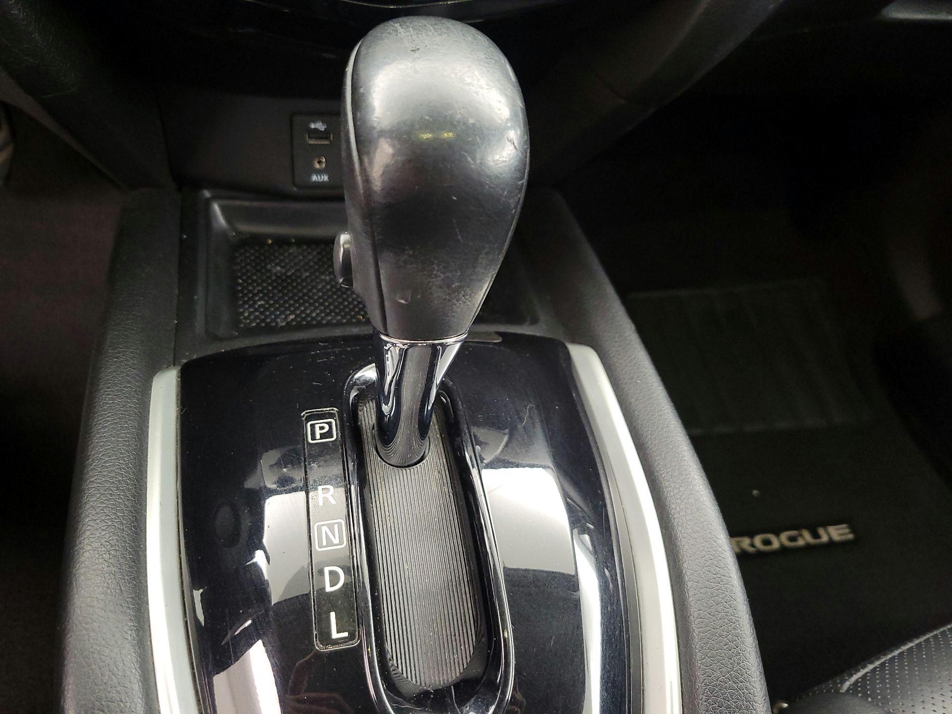 Thumbnail: 2014 Nissan Rogue - 18