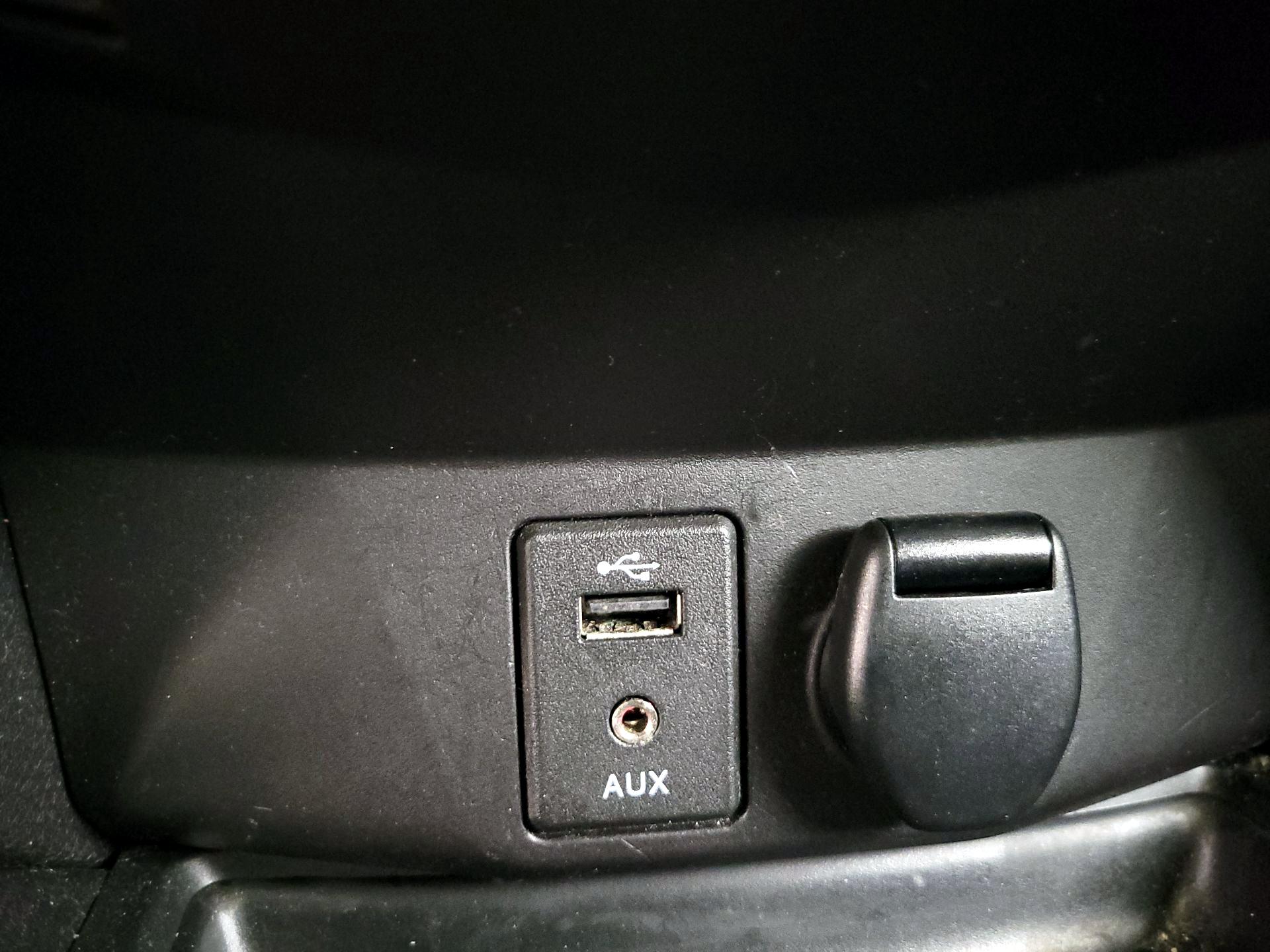 Thumbnail: 2014 Nissan Rogue - 19