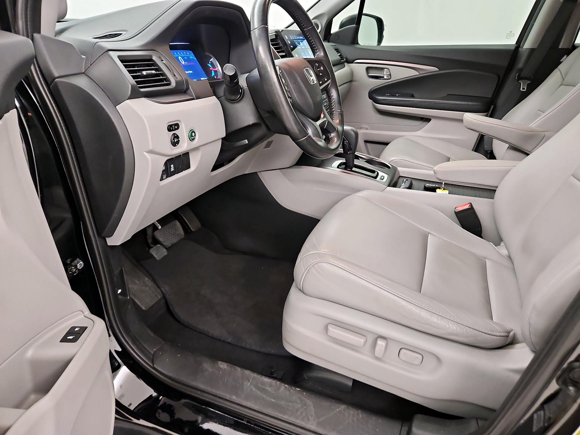 Thumbnail: 2019 Honda Pilot - 11