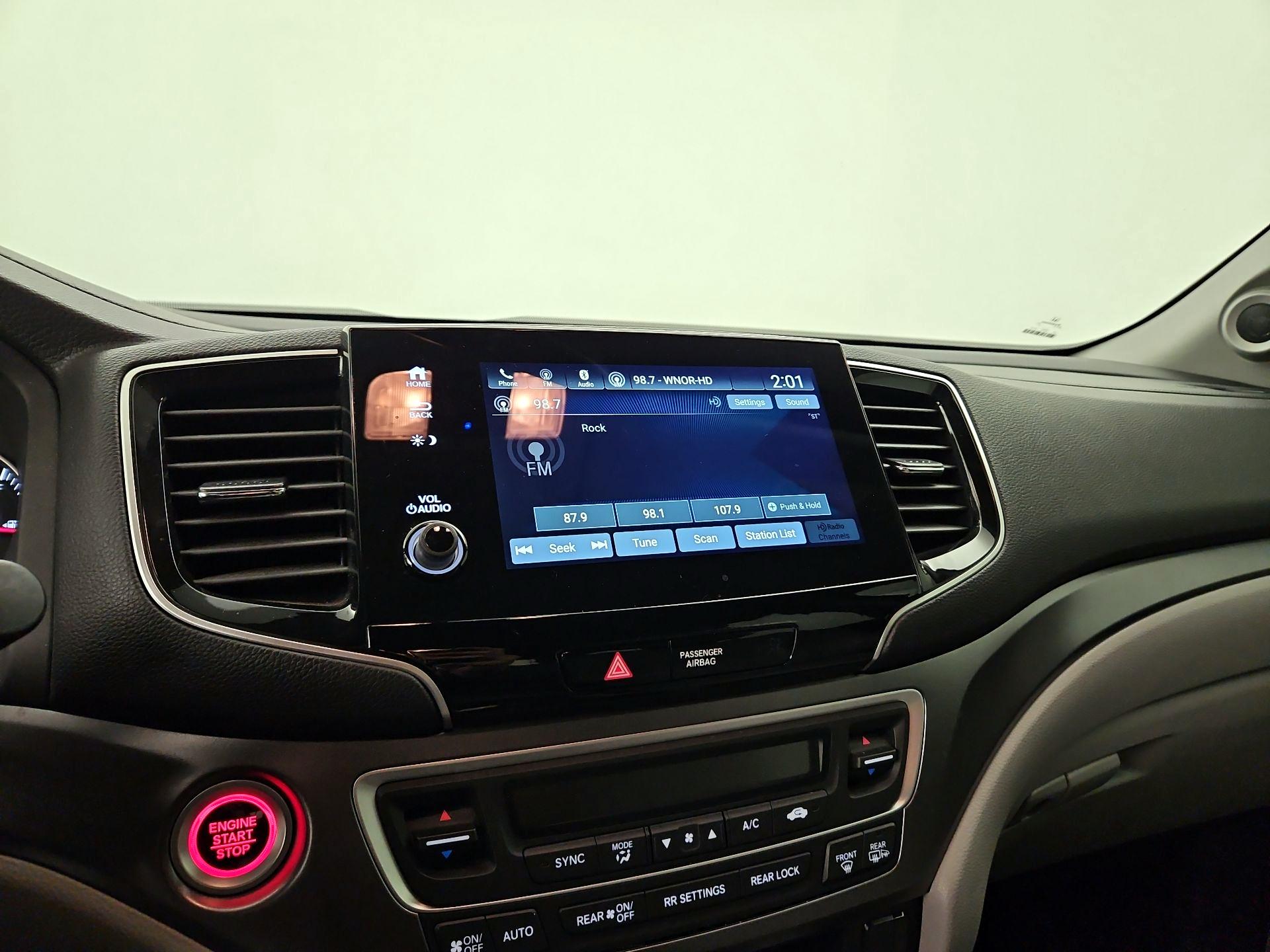 Thumbnail: 2019 Honda Pilot - 15