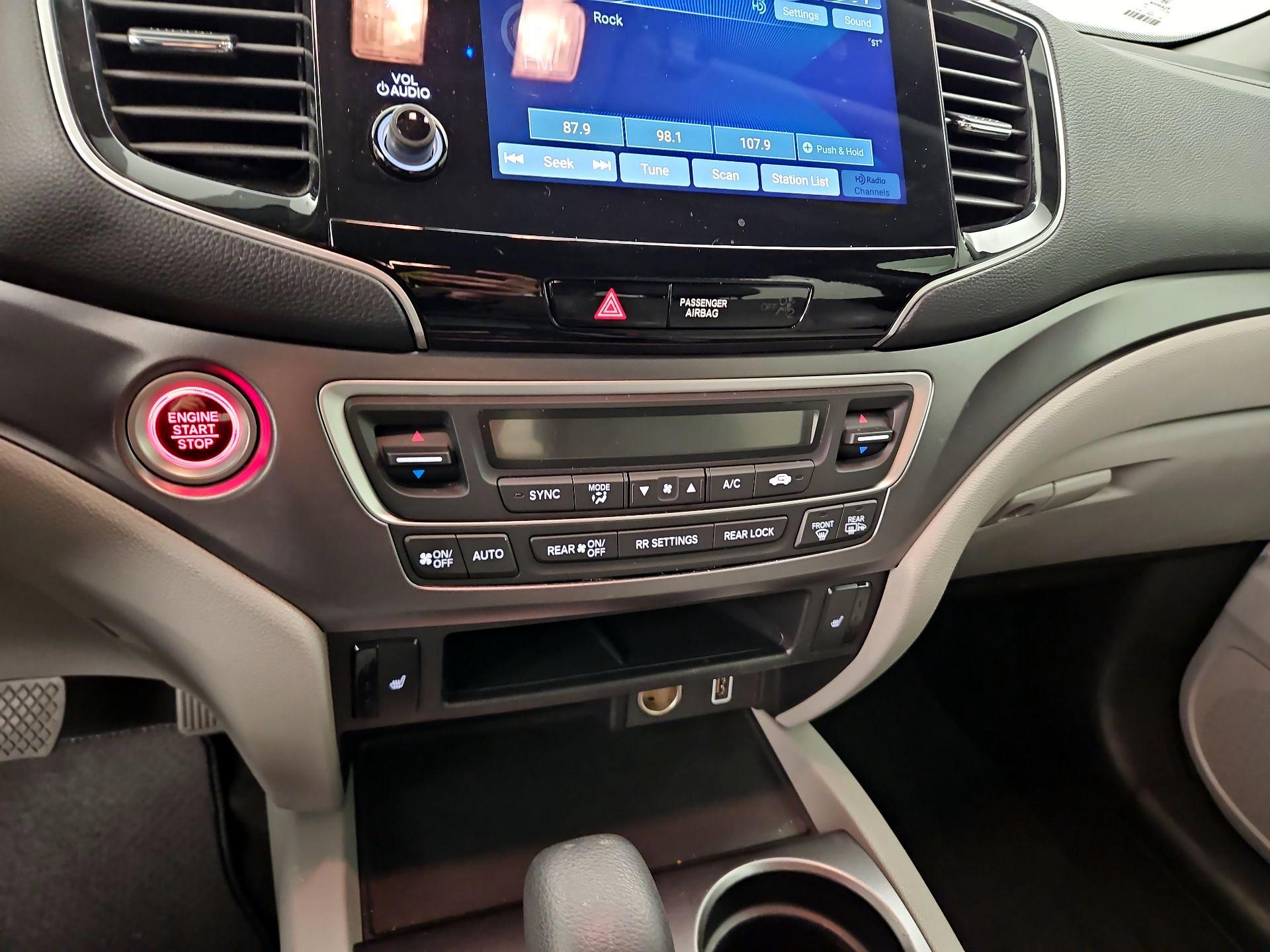 Thumbnail: 2019 Honda Pilot - 16