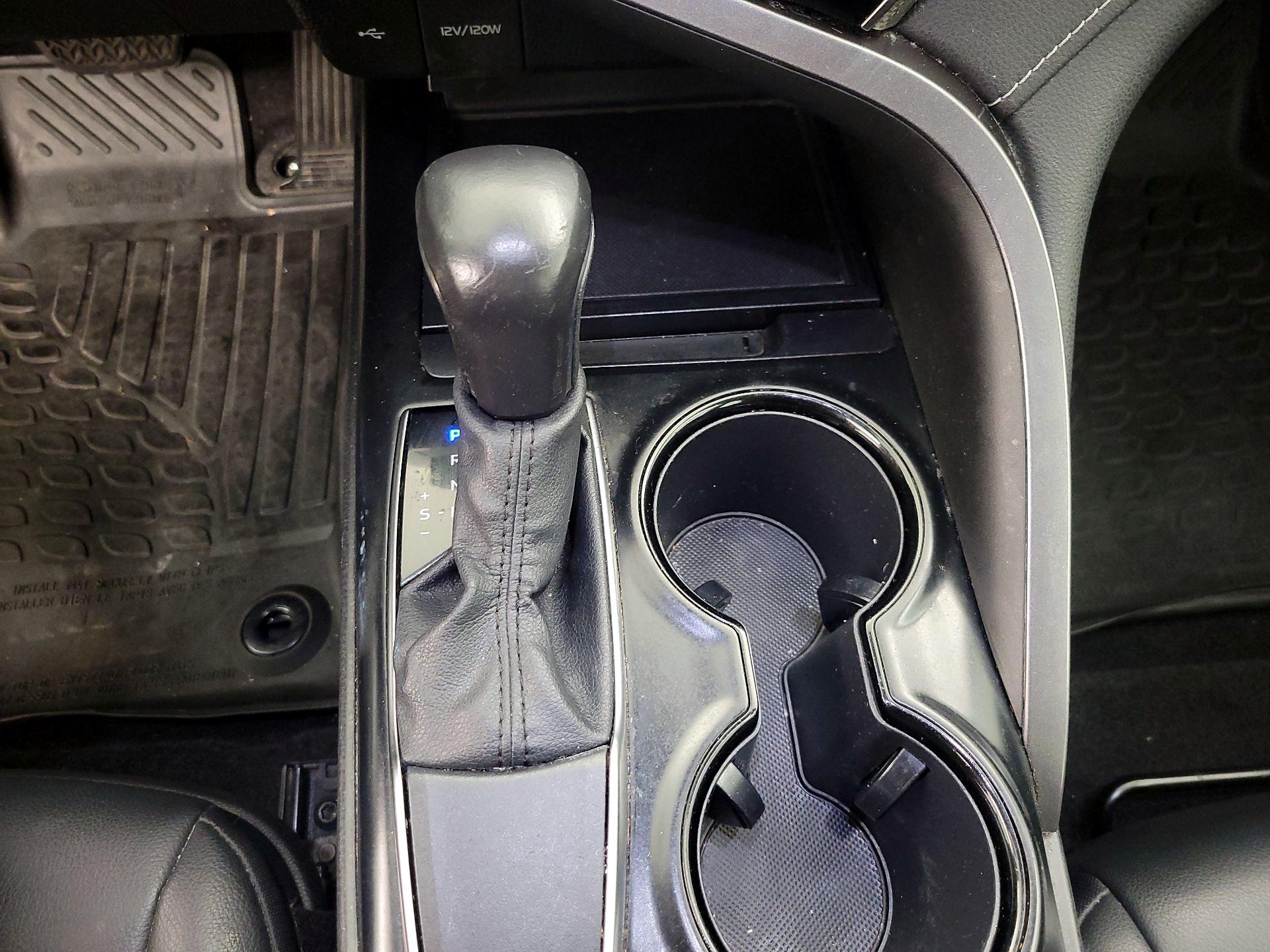 Thumbnail: 2020 Toyota Camry - 17