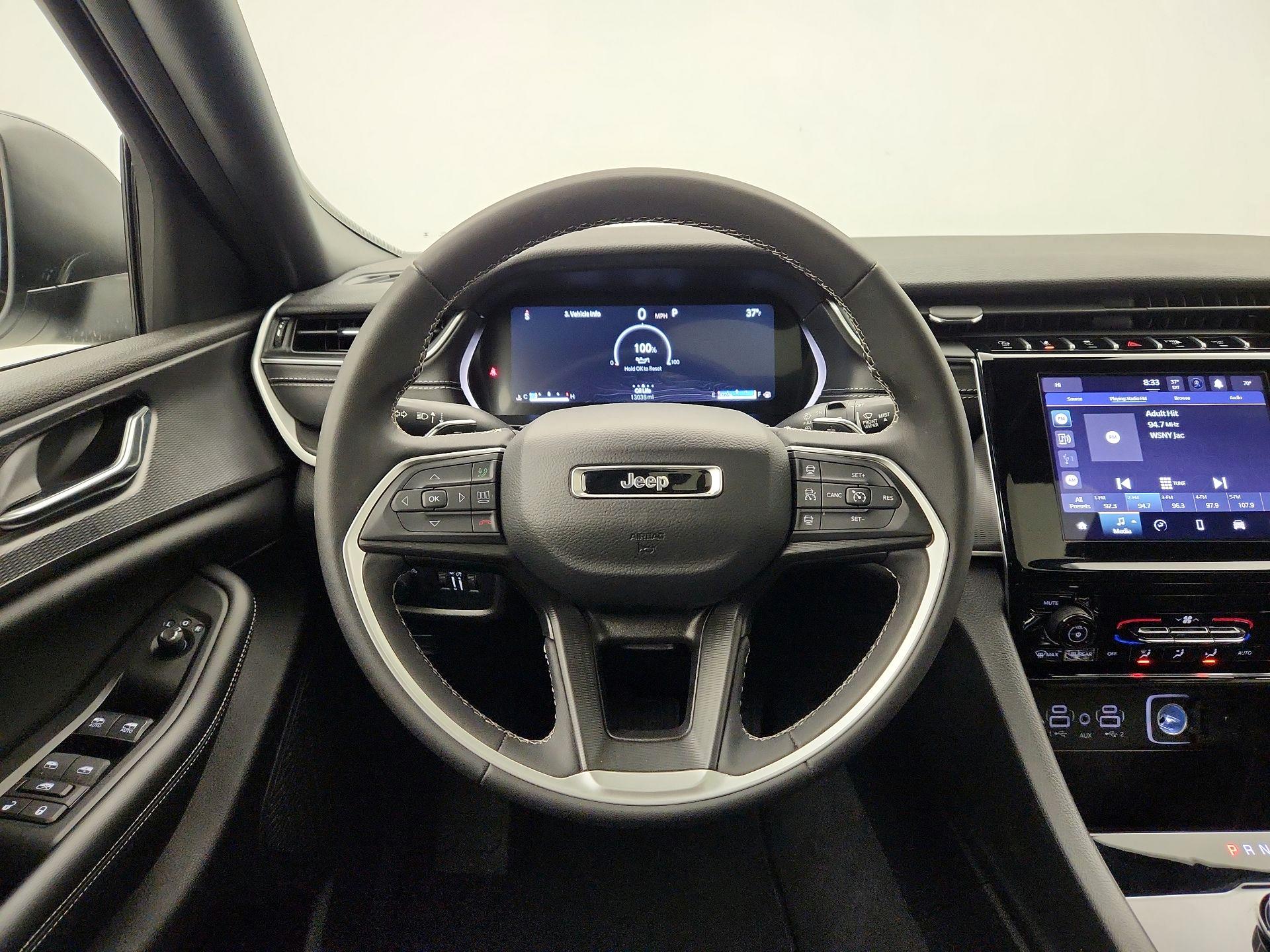 Thumbnail: 2024 Jeep Grand Cherokee - 10