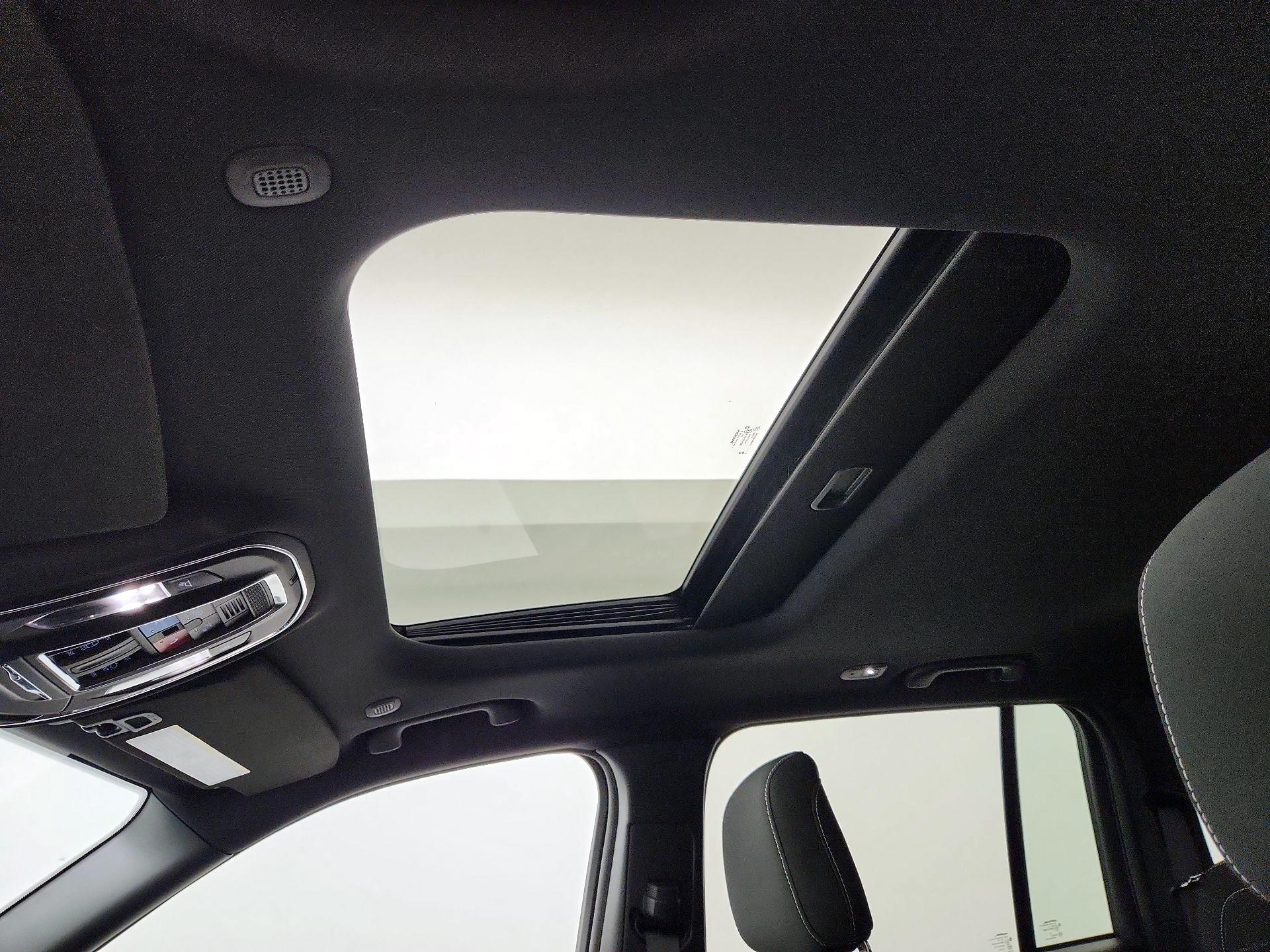 Thumbnail: 2024 Jeep Grand Cherokee - 19