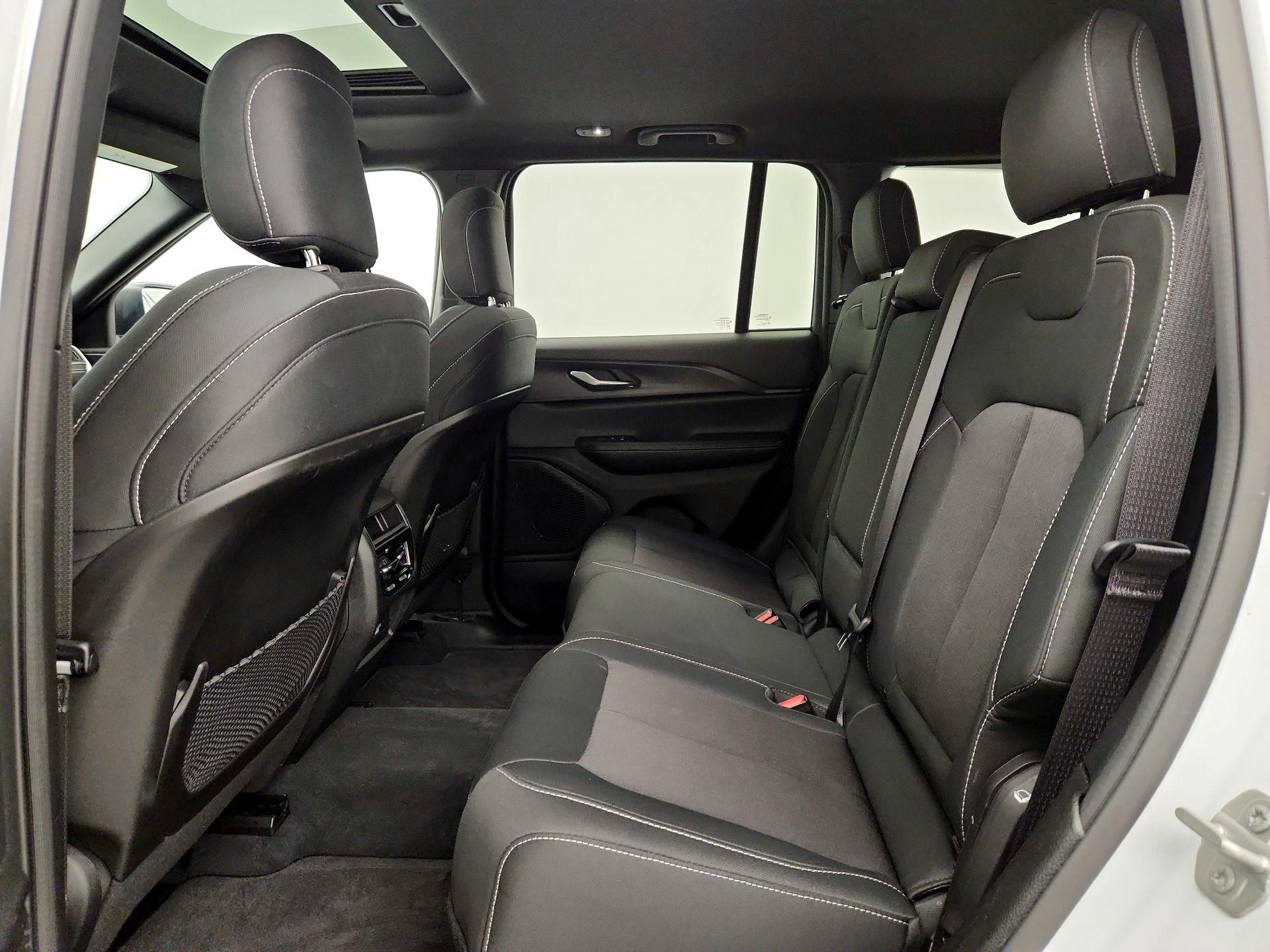 Thumbnail: 2024 Jeep Grand Cherokee - 20