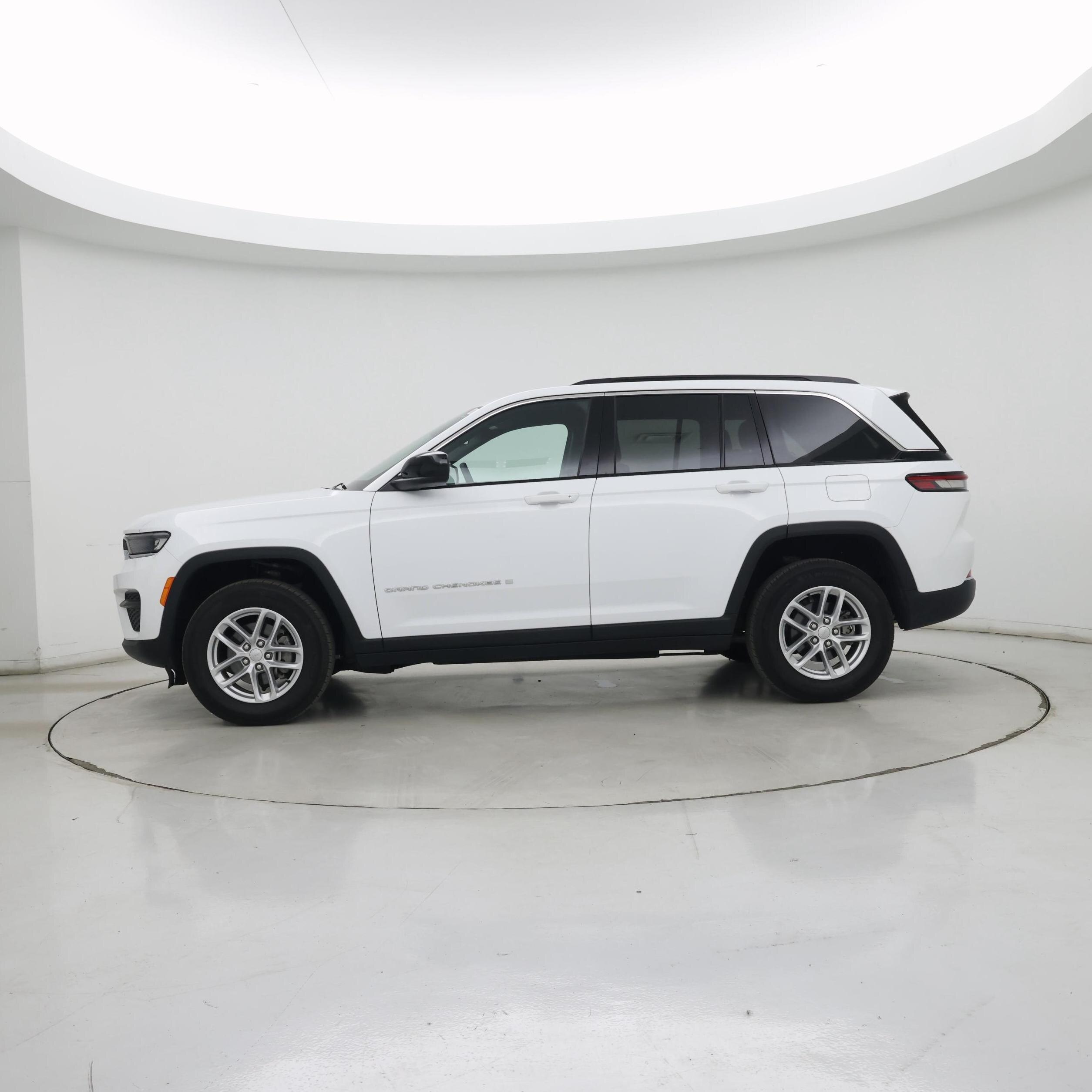 Thumbnail: 2024 Jeep Grand Cherokee - 3