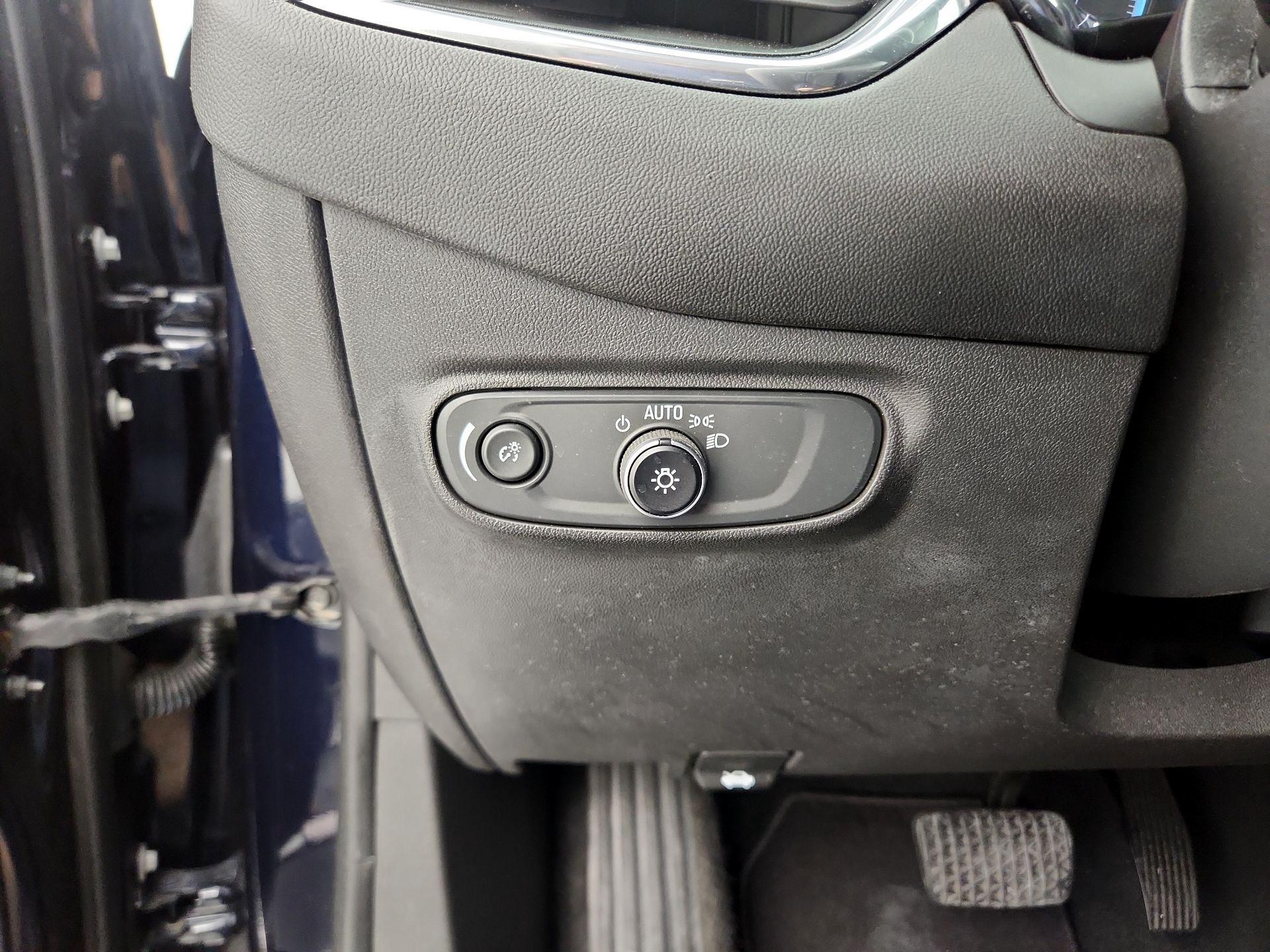 Thumbnail: 2020 Chevrolet Equinox - 13