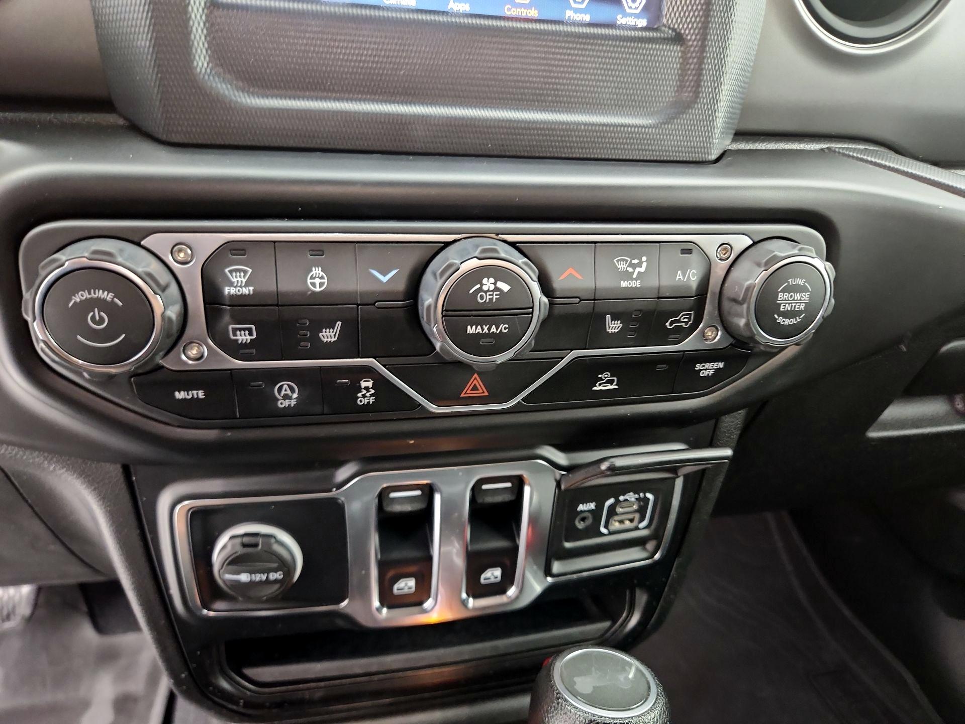 Thumbnail: 2022 Jeep Wrangler - 16