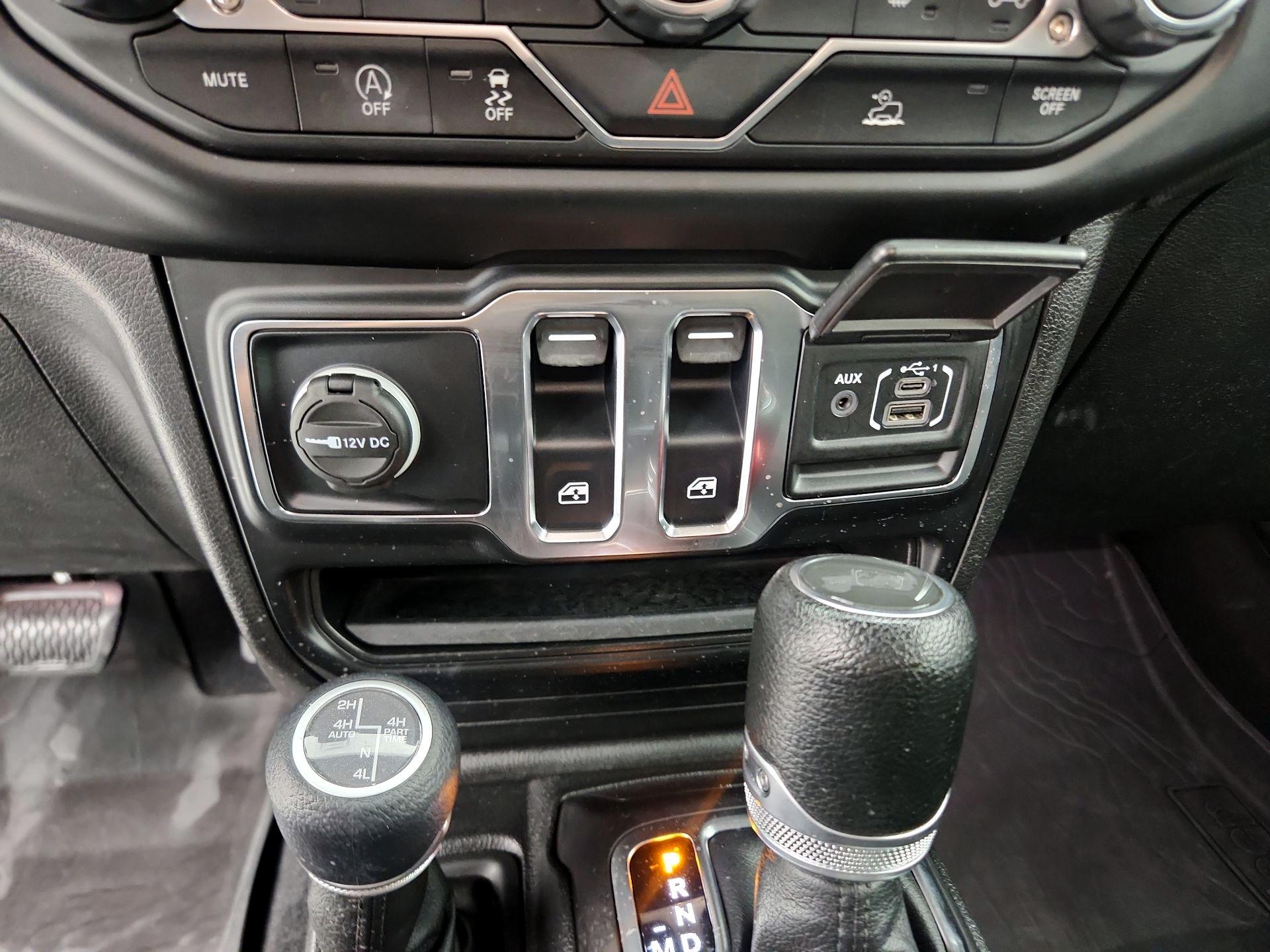 Thumbnail: 2022 Jeep Wrangler - 18