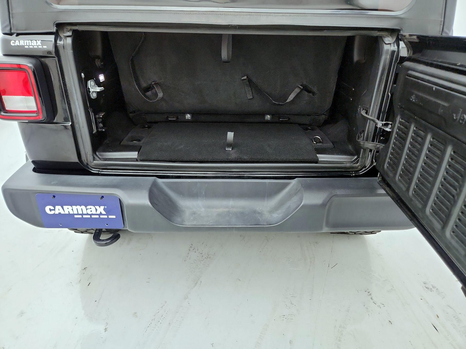 Thumbnail: 2022 Jeep Wrangler - 19