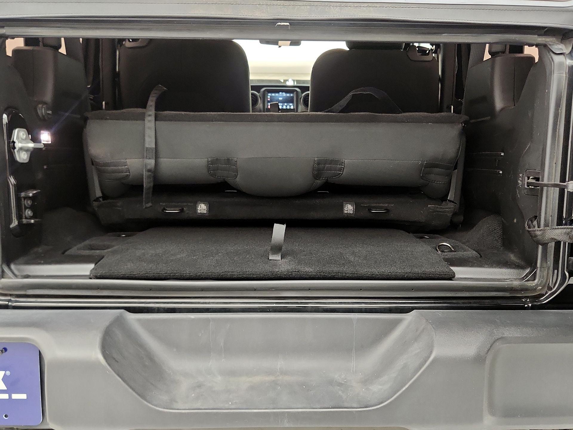 Thumbnail: 2022 Jeep Wrangler - 20