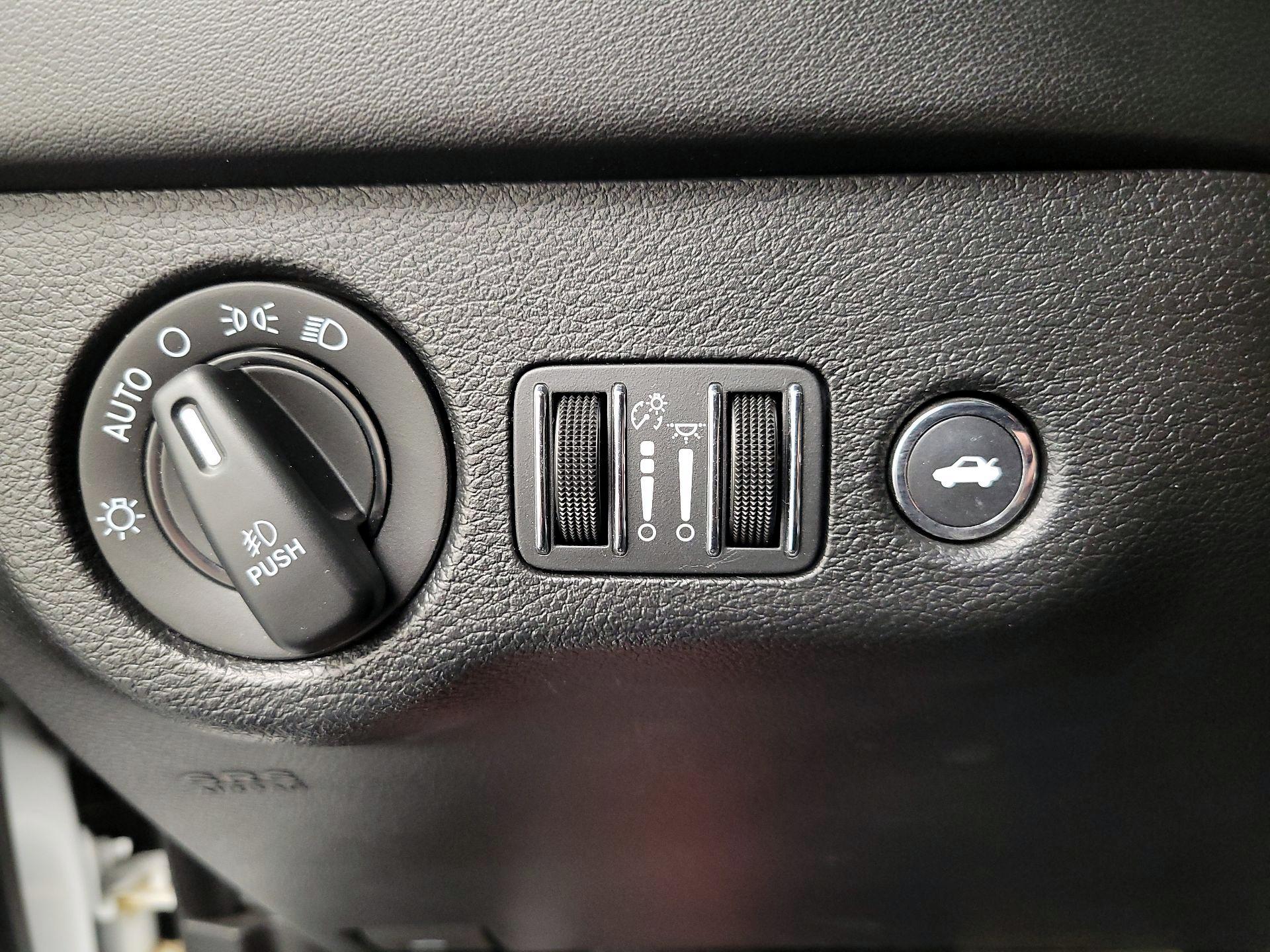 Thumbnail: 2020 Dodge Charger - 13