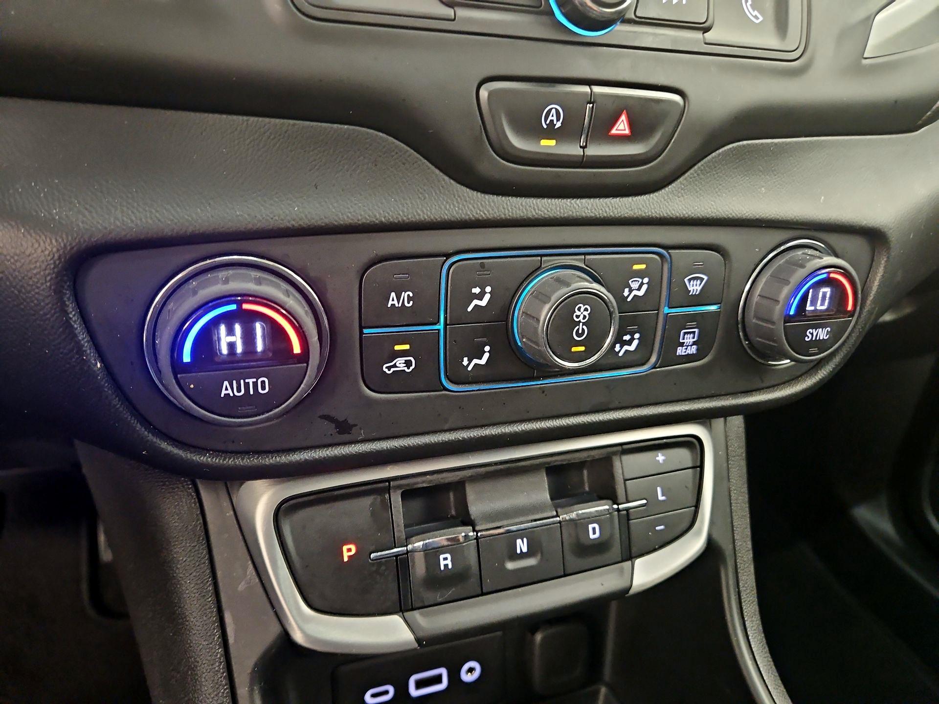 Thumbnail: 2022 GMC Terrain - 16