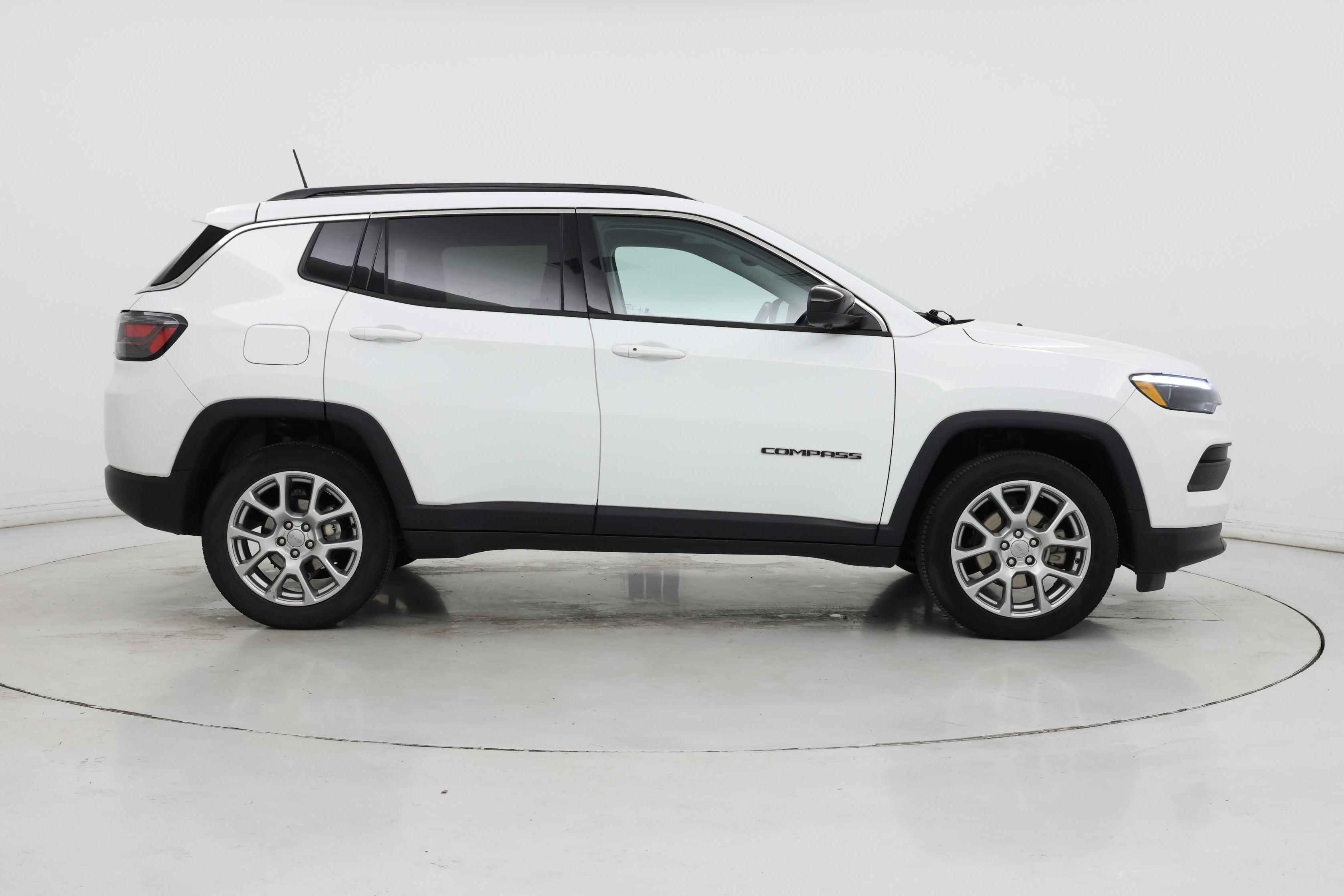Thumbnail: 2022 Jeep Compass - 7