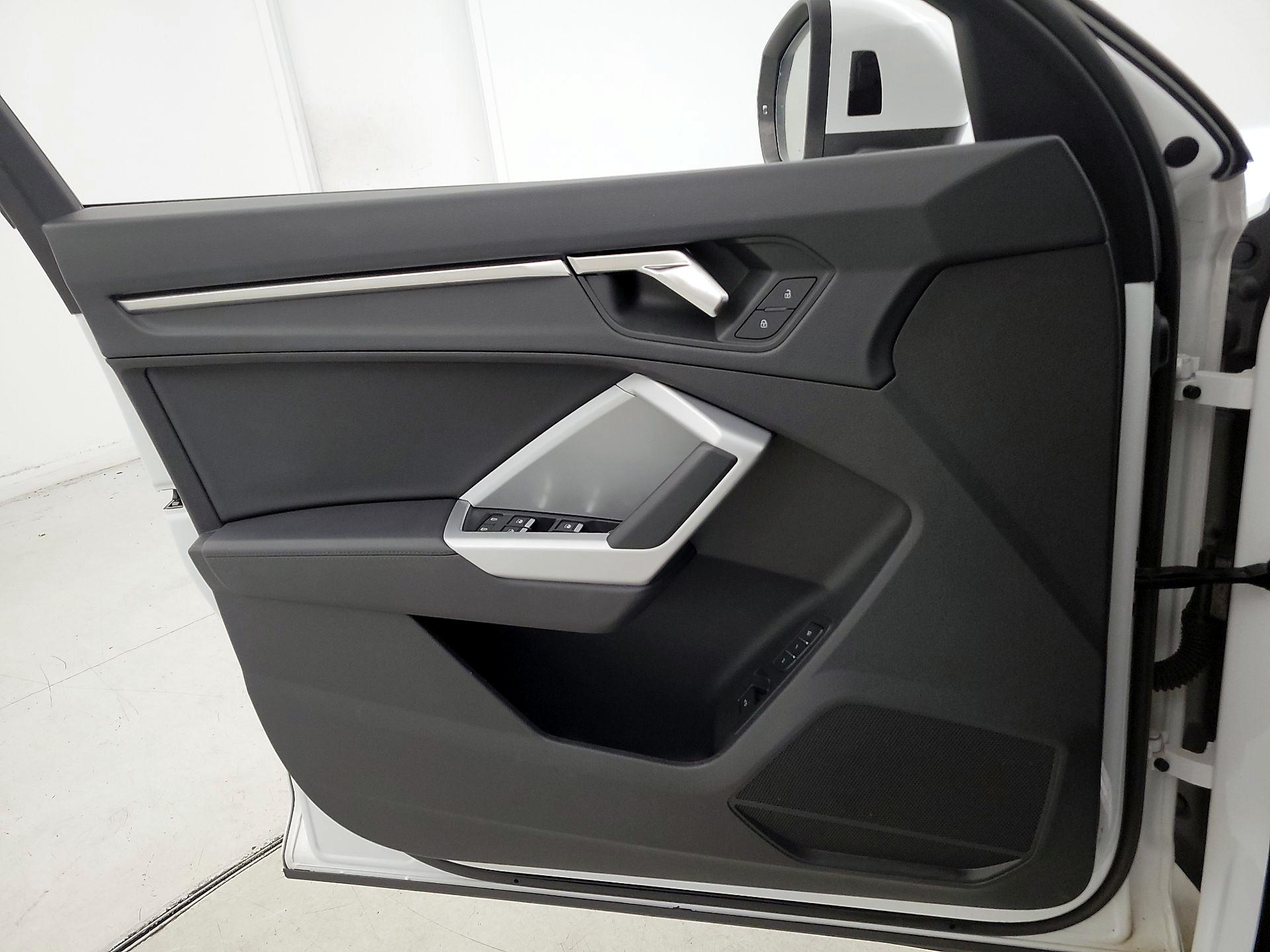 Thumbnail: 2024 Audi Q3 - 12