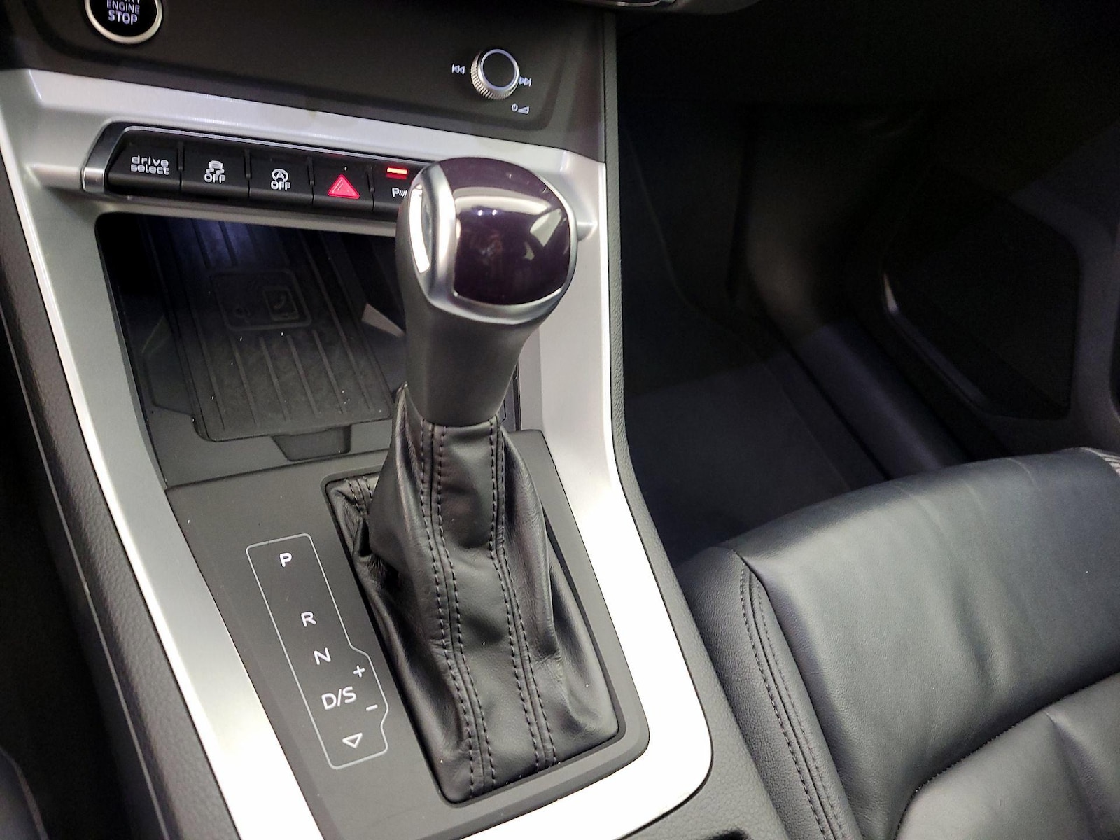 2024 Audi Q3 S Line Premium - Photo 18