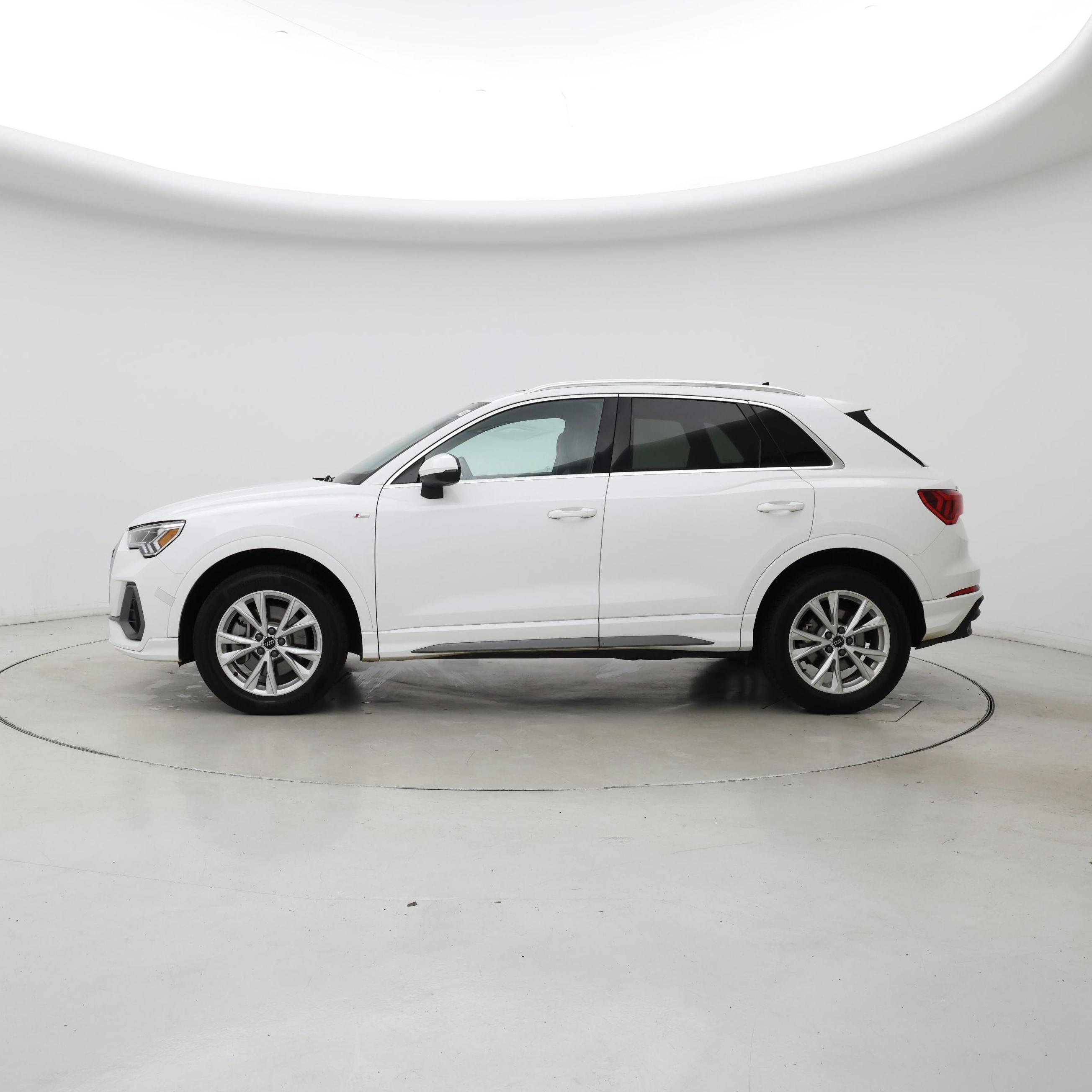 Thumbnail: 2024 Audi Q3 - 3