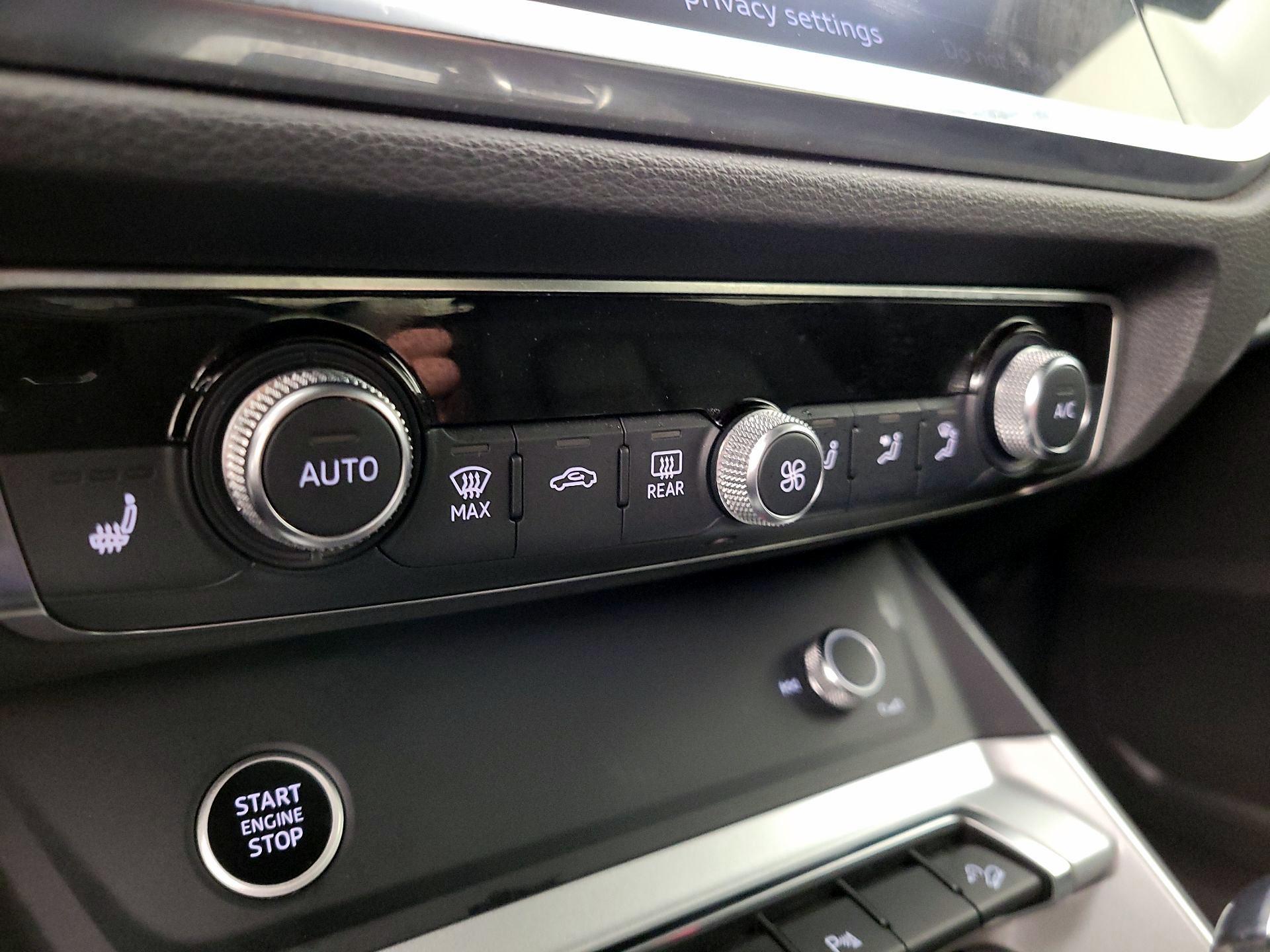 Thumbnail: 2024 Audi Q3 - 16