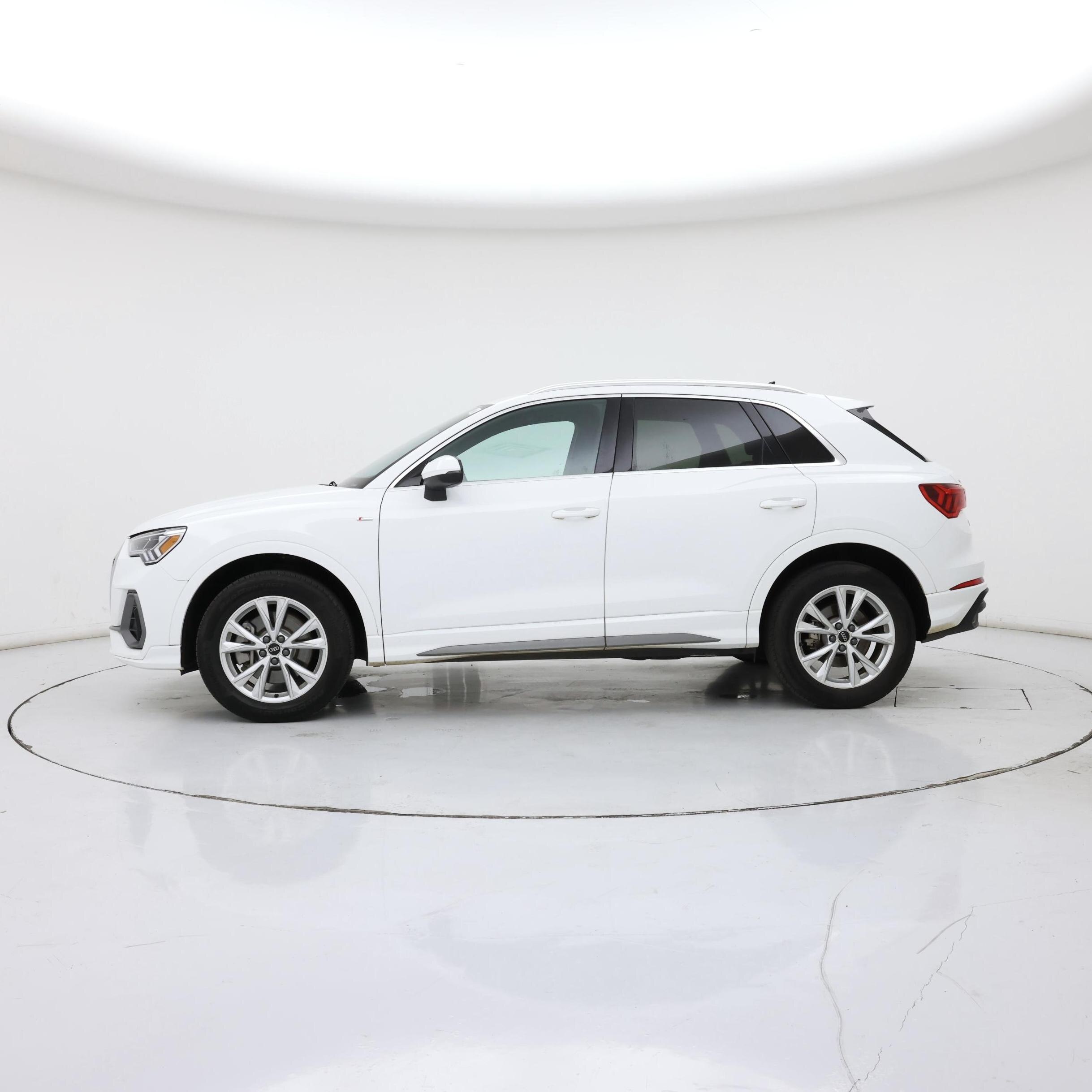 Thumbnail: 2024 Audi Q3 - 3