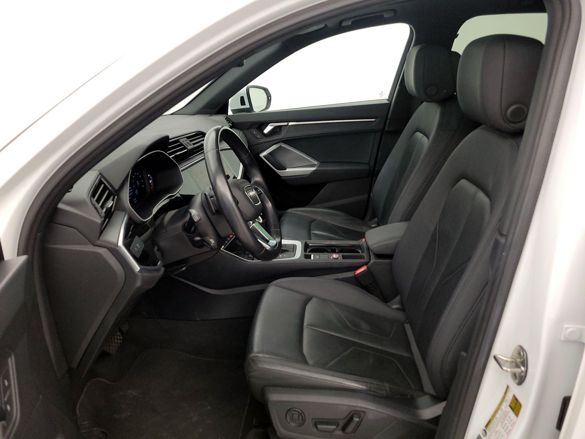 Thumbnail: 2024 Audi Q3 - 11